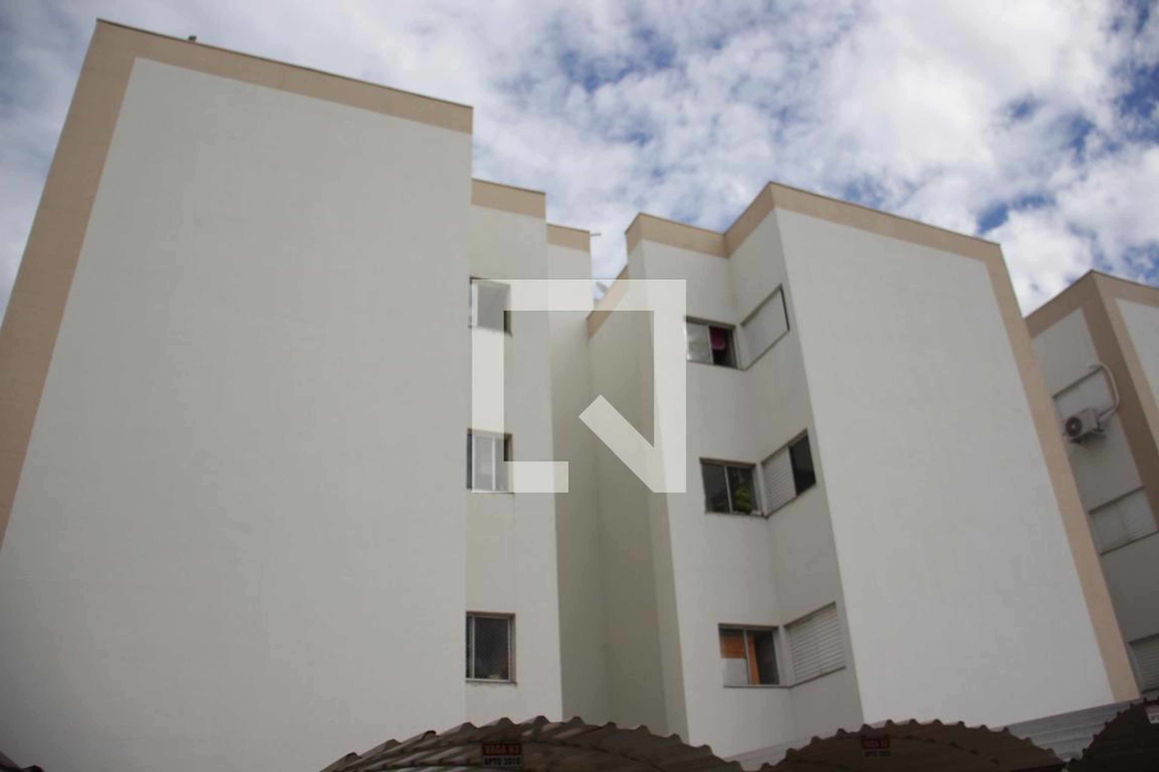 Fachada do Prédio Condomínio em Rua Aguapé, 109