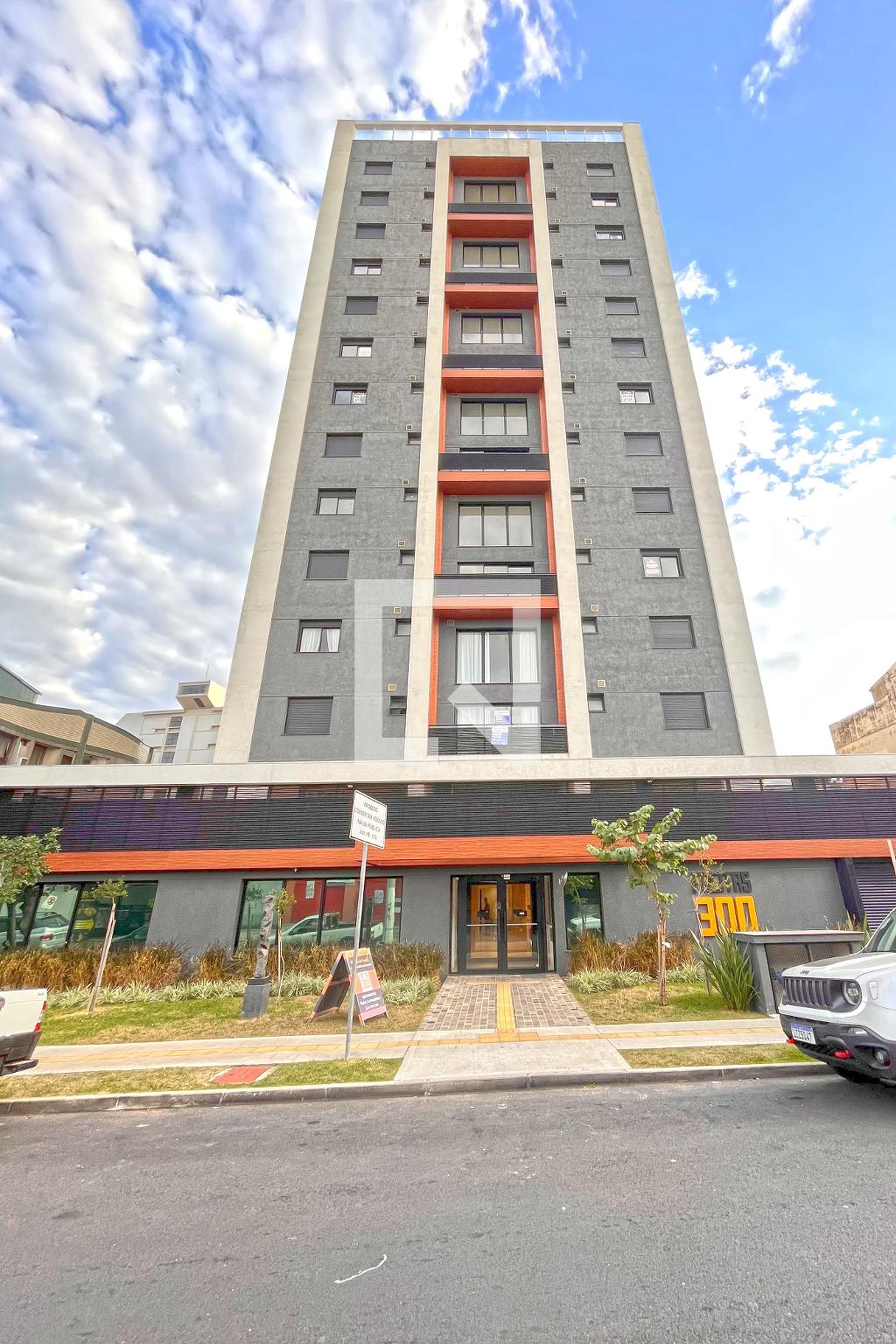 Fachada Condomínio em Rua Professor Freitas e Castro, 302