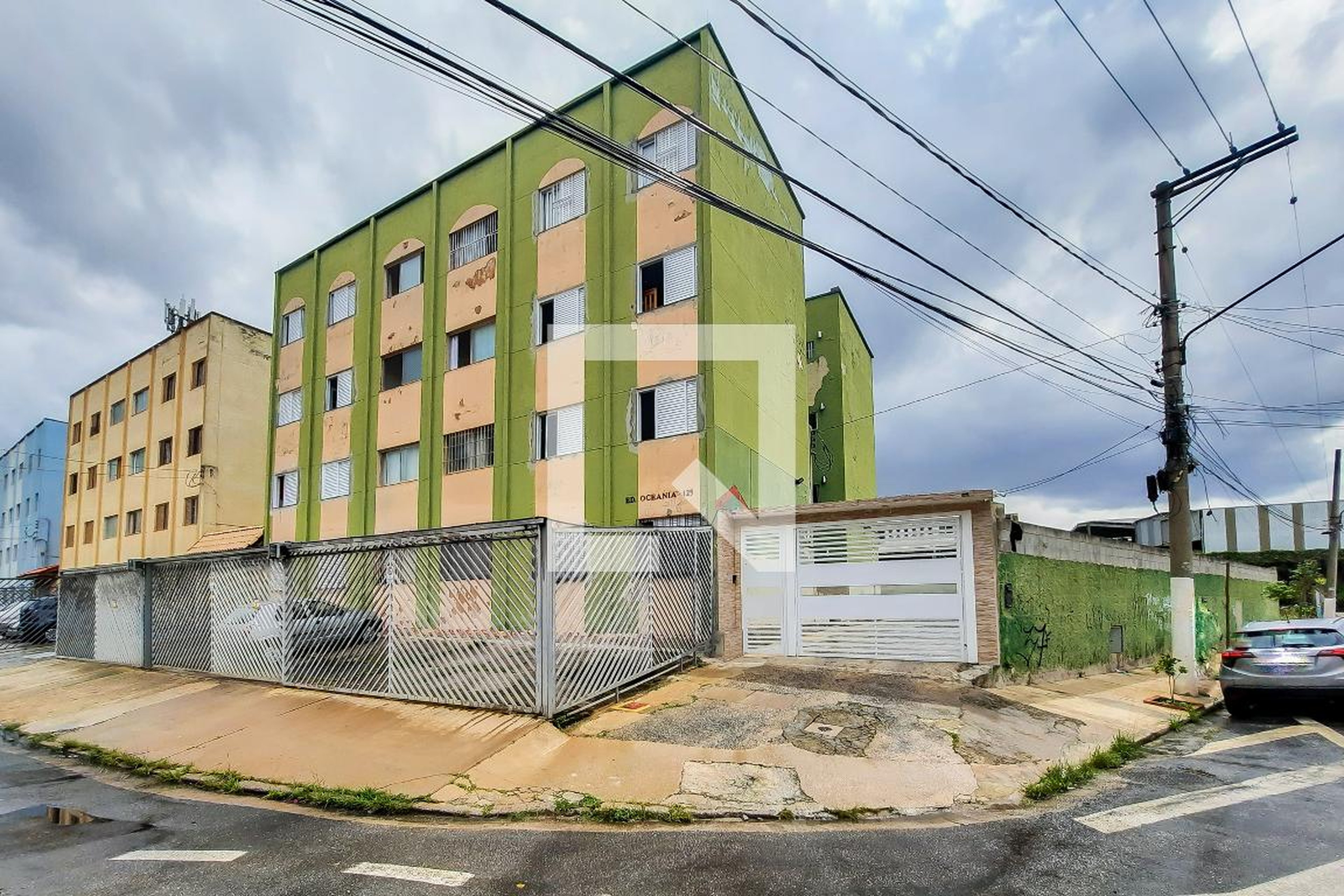 Fachada do Condomínio Condomínio em Rua Henrique Dias, 122