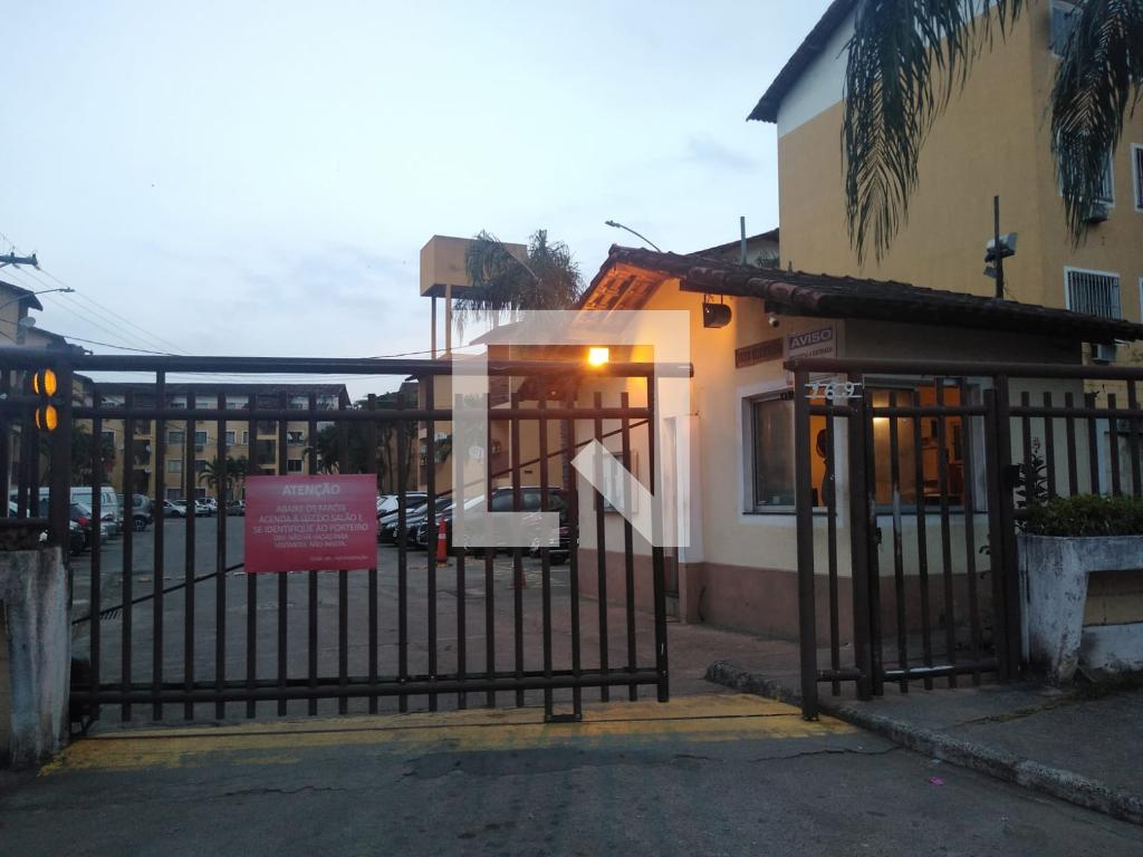 Fachada do Condomínio Condomínio Village Laranjeiras