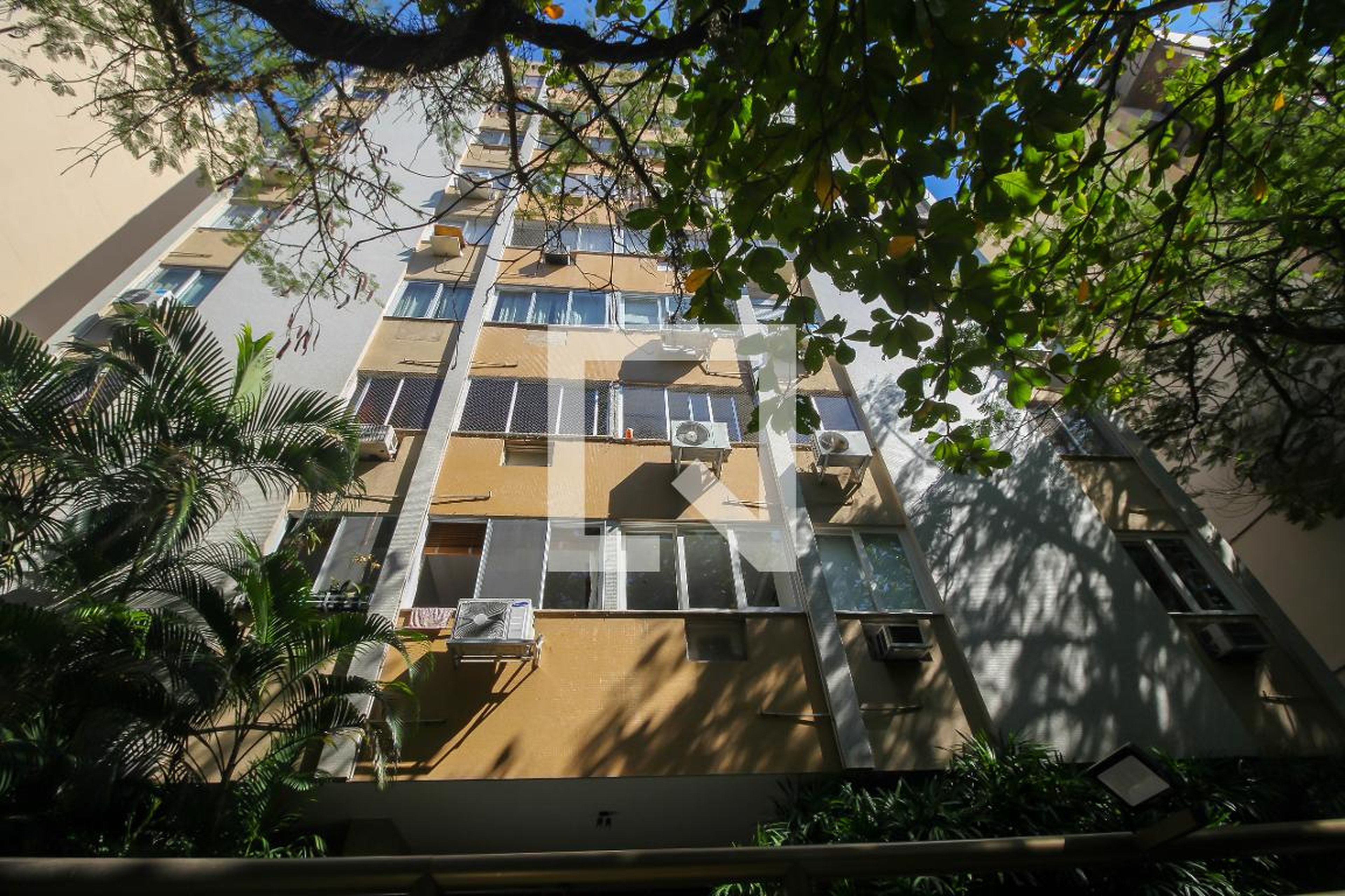 Fachada do Prédio Condomínio em Rua General Dionísio, 60