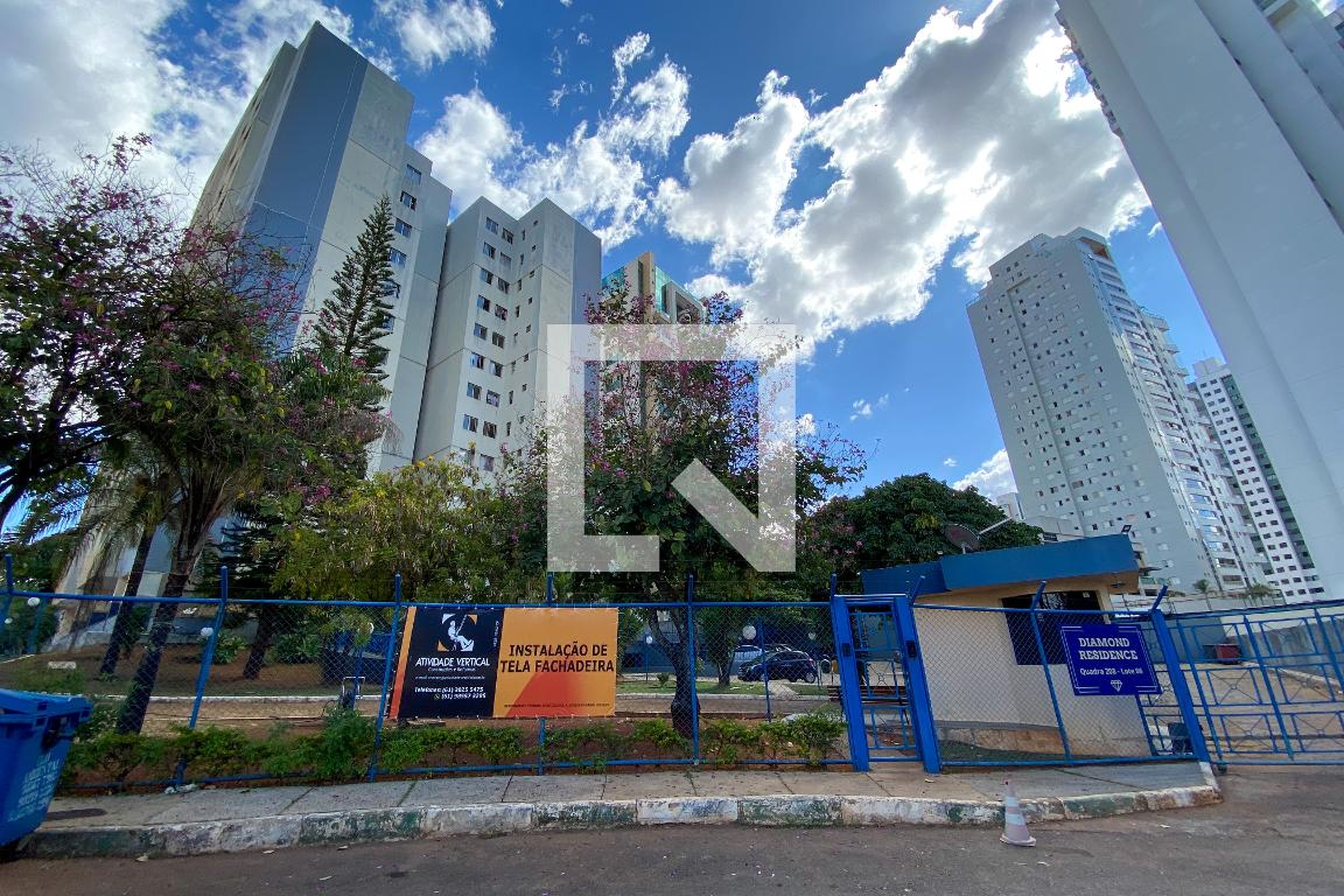 Fachada Condomínio em Quadra 208, 6
