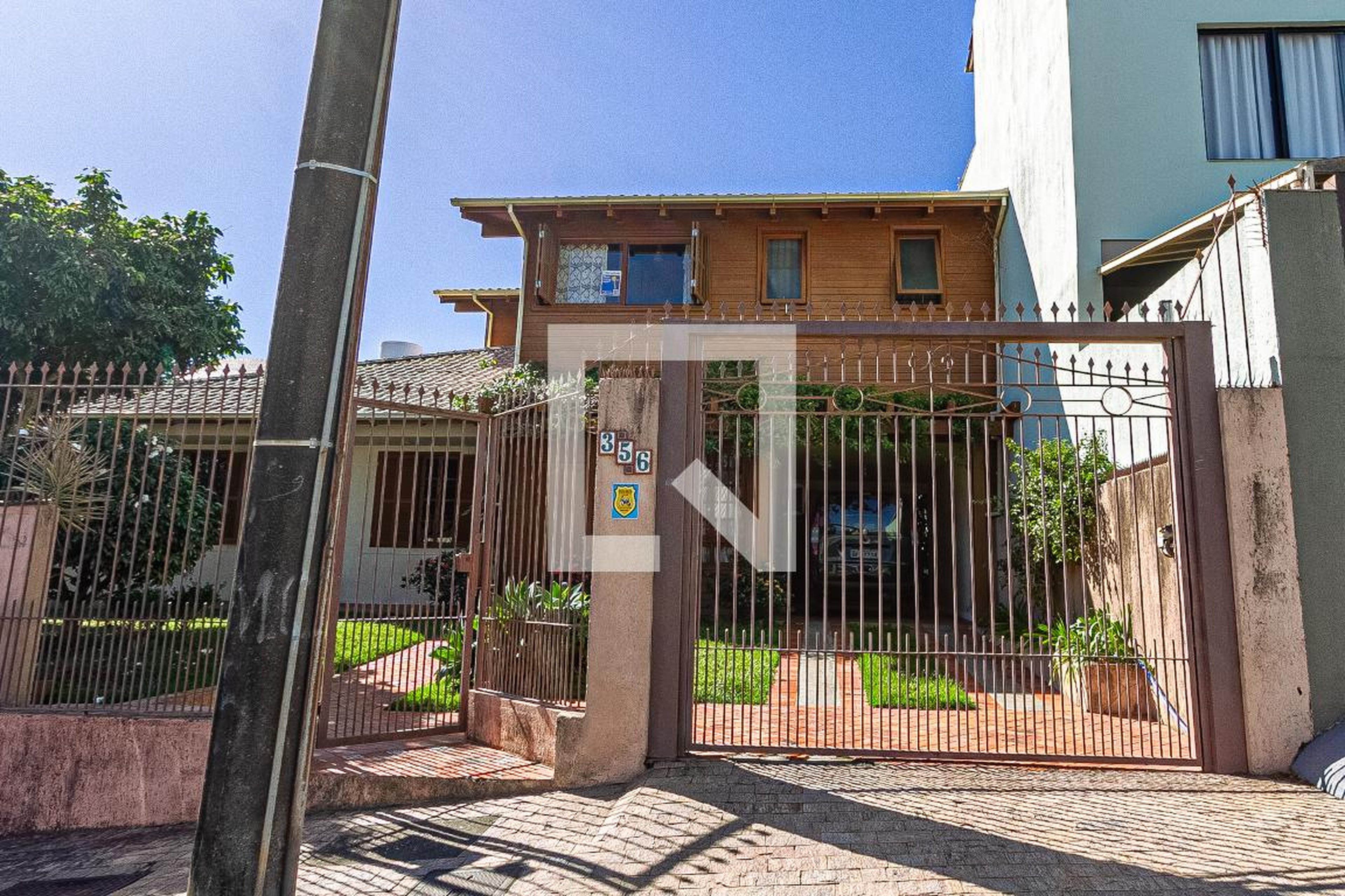 Fachada Condomínio em Rua Senador Milton Campos, 356