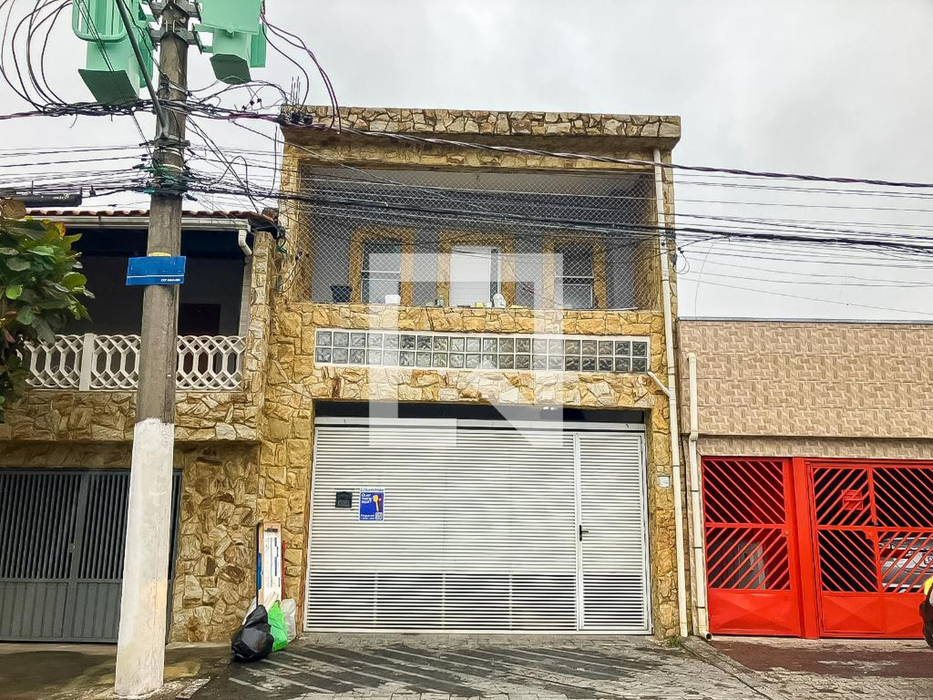 Fachada Condomínio em Rua Ipoema, 245