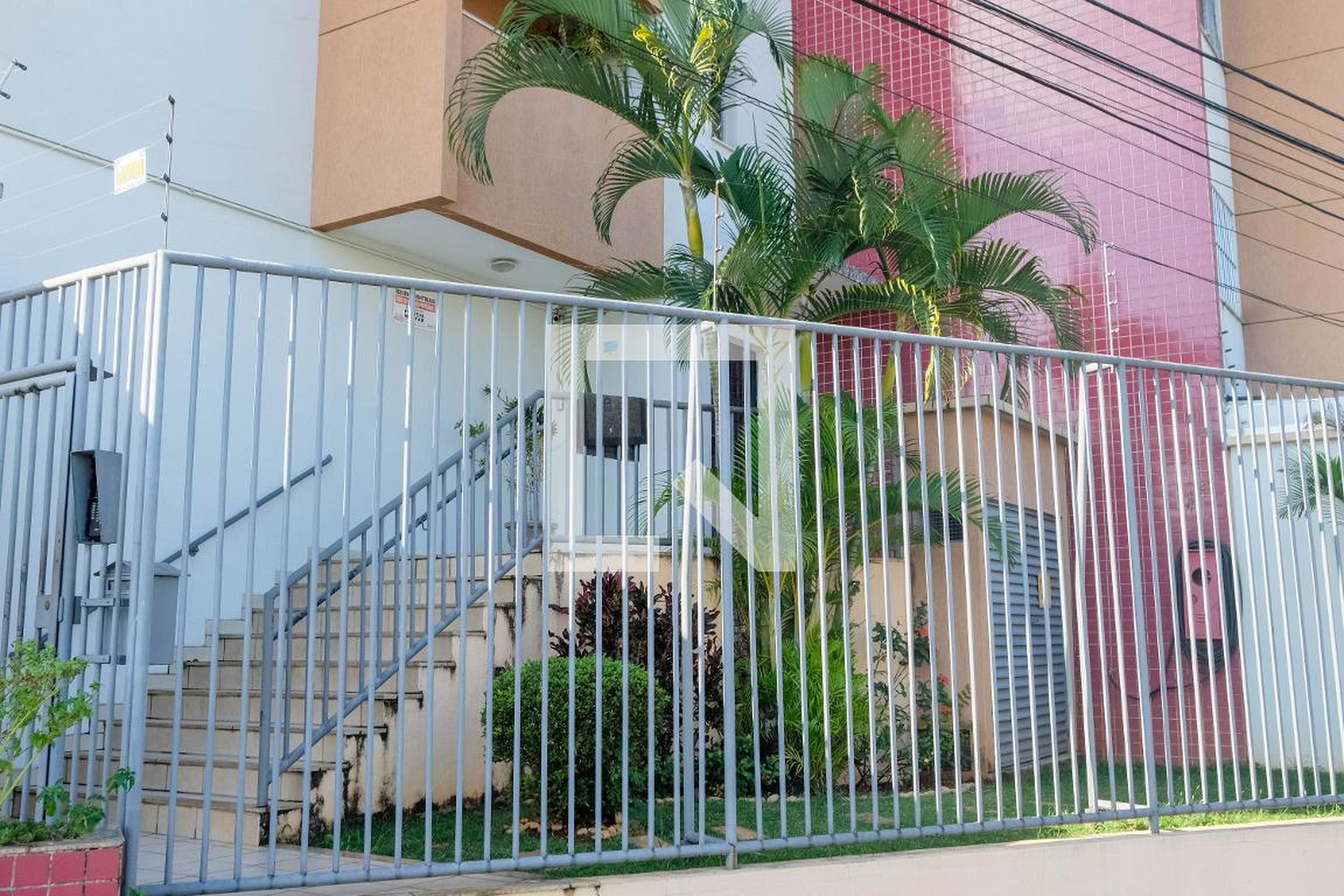 Fachada Condomínio em Rua Amianto, 1795