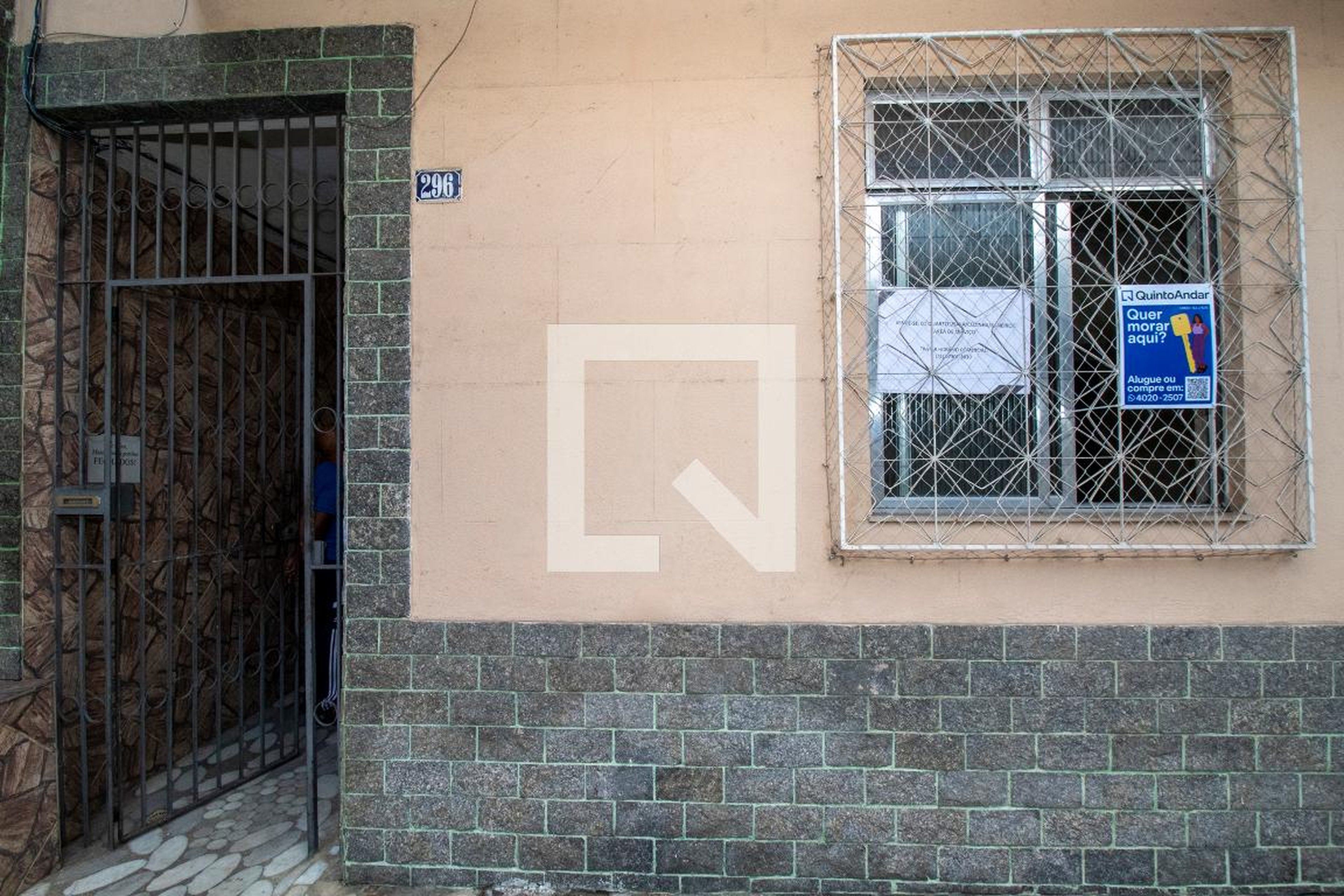 Fachada Condomínio em Rua Saint Hilaire, 296