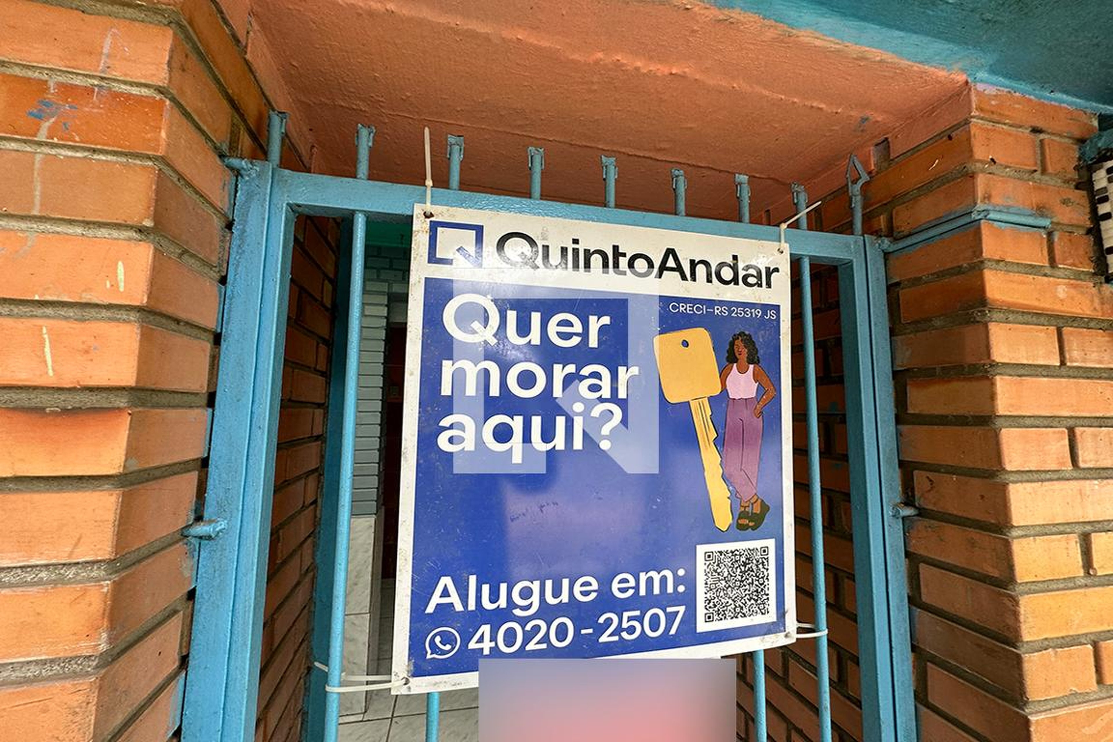 Fachada Condomínio em Rua Edmundo Antônio Bins, 260