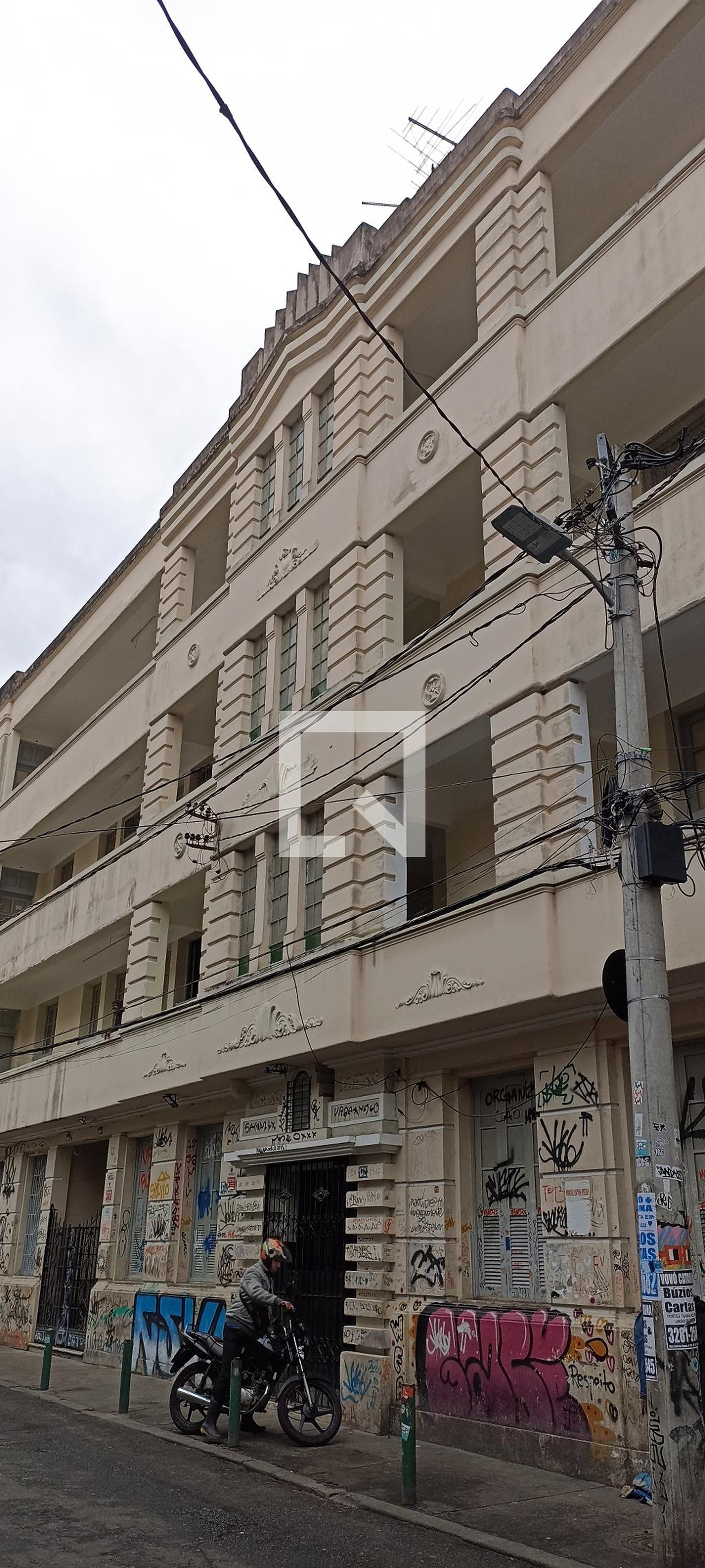 Fachada do Prédio Condomínio em Rua Joaquim Silva, 132