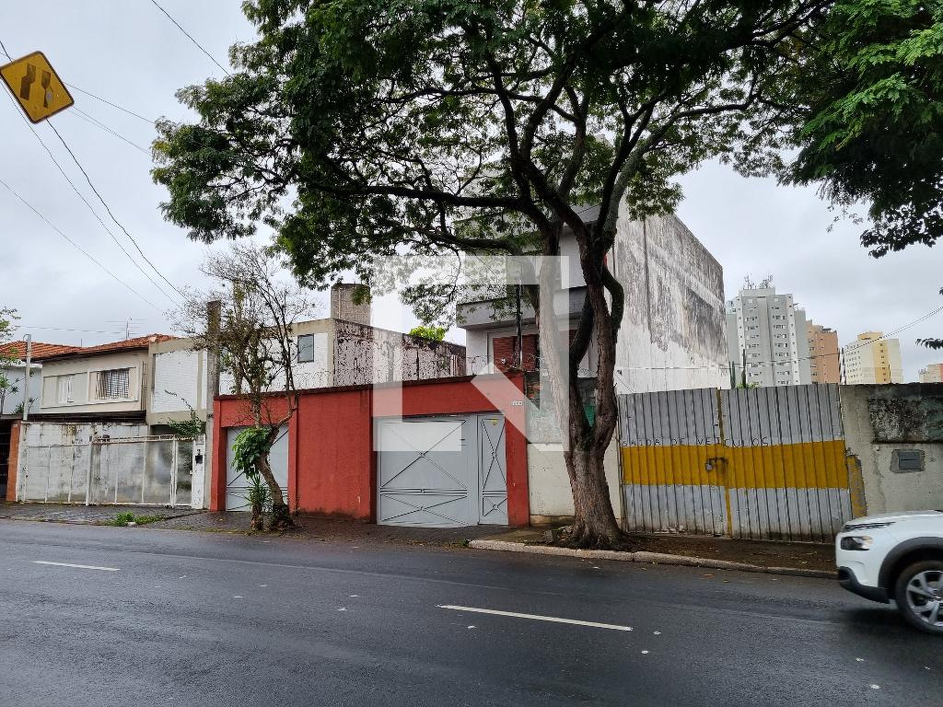 Fachada Condomínio em Rua Doutor Jesuíno Maciel, 1489