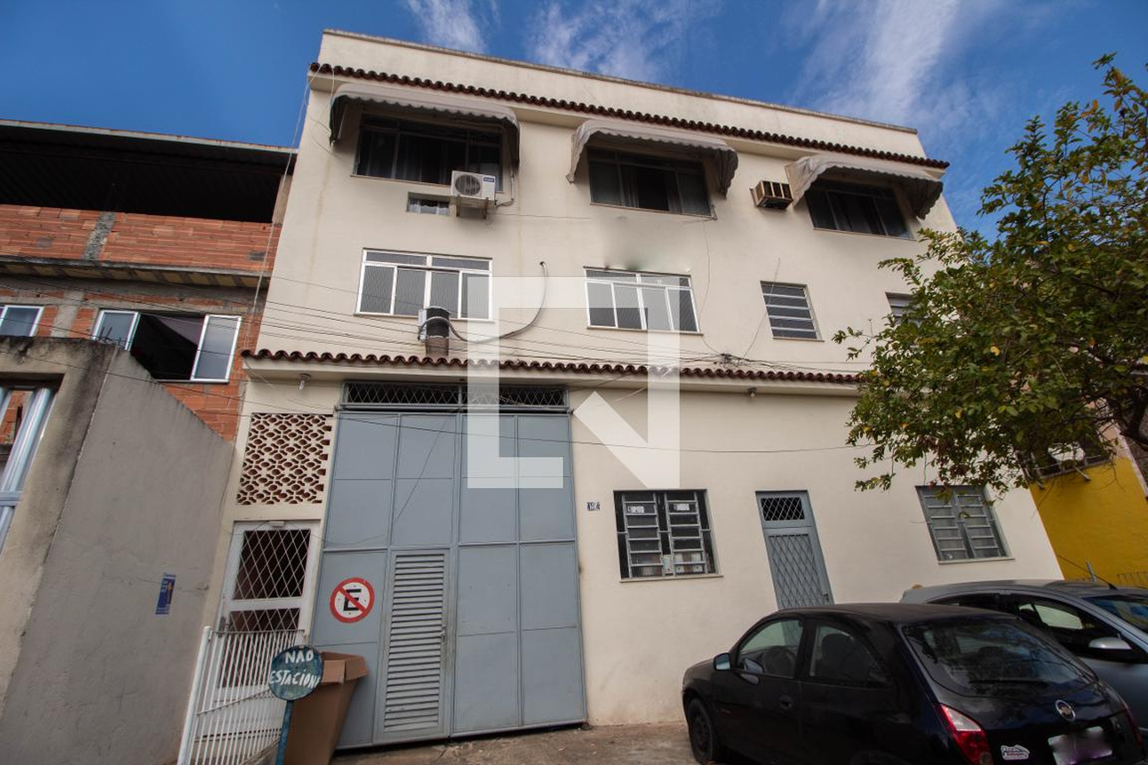 Fachada Condomínio em Rua Correa Dias, 1401