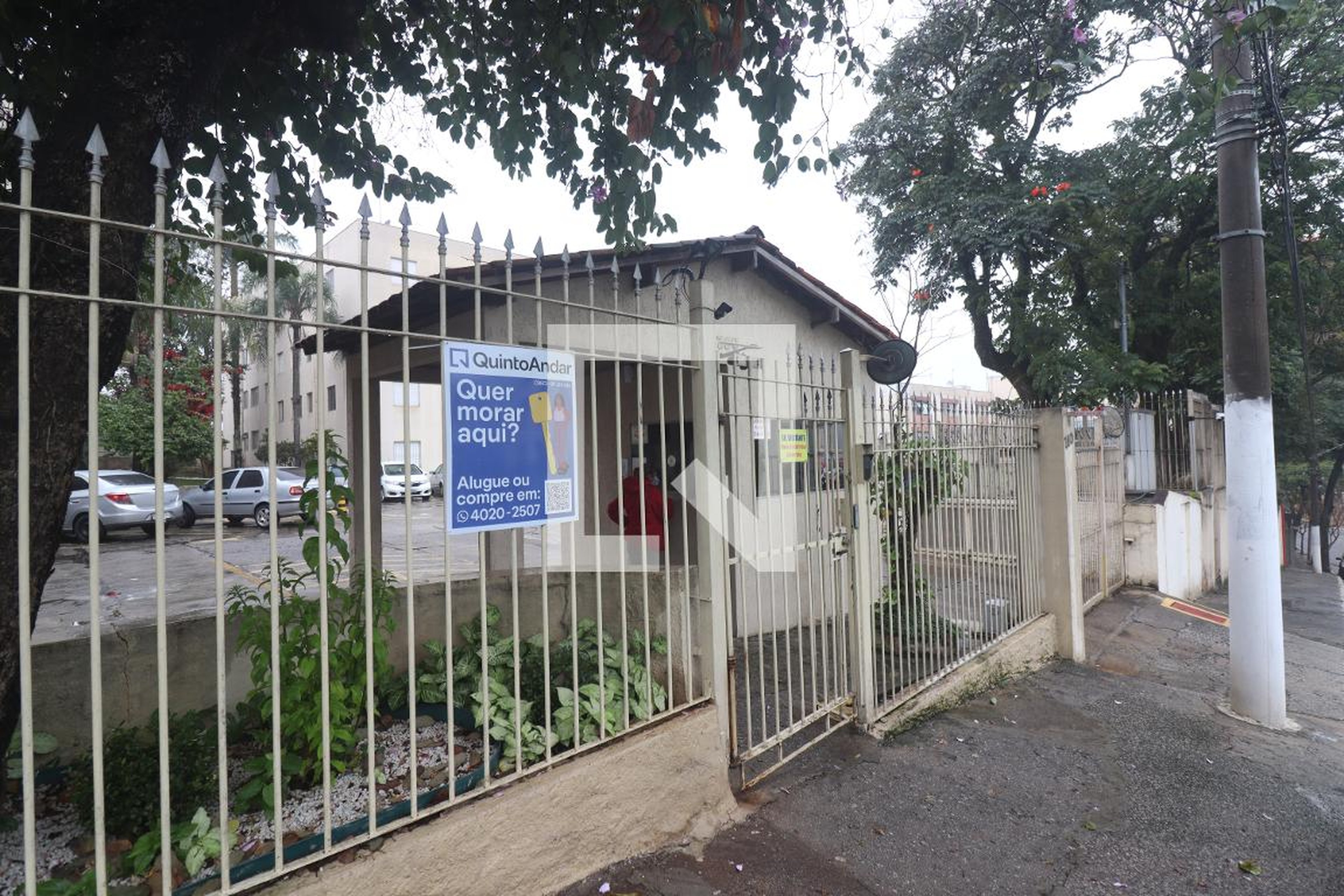 Fachada do condomínio Condomínio Abc