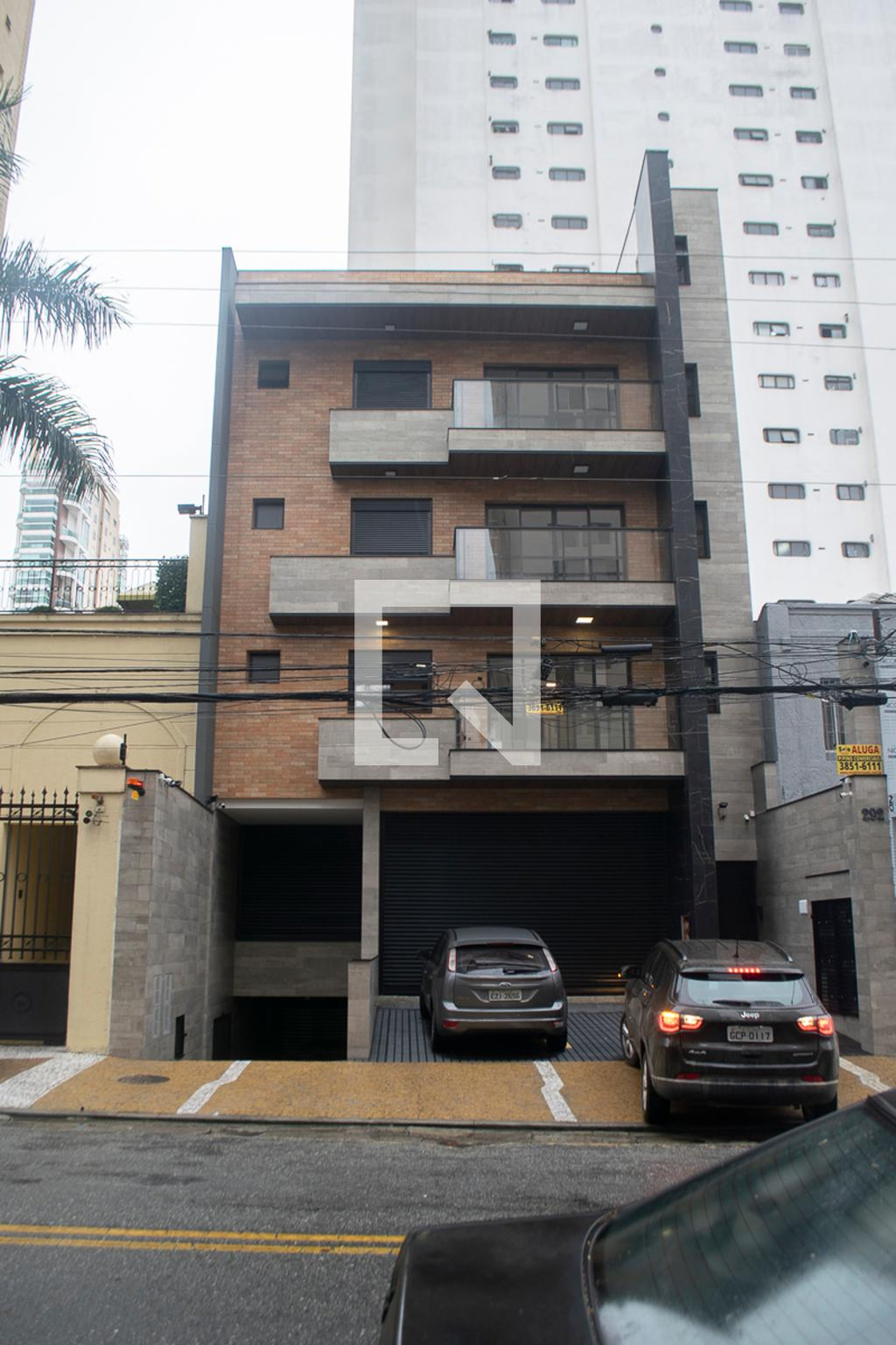 Fachada Condomínio em Rua Pedro Doll, 292