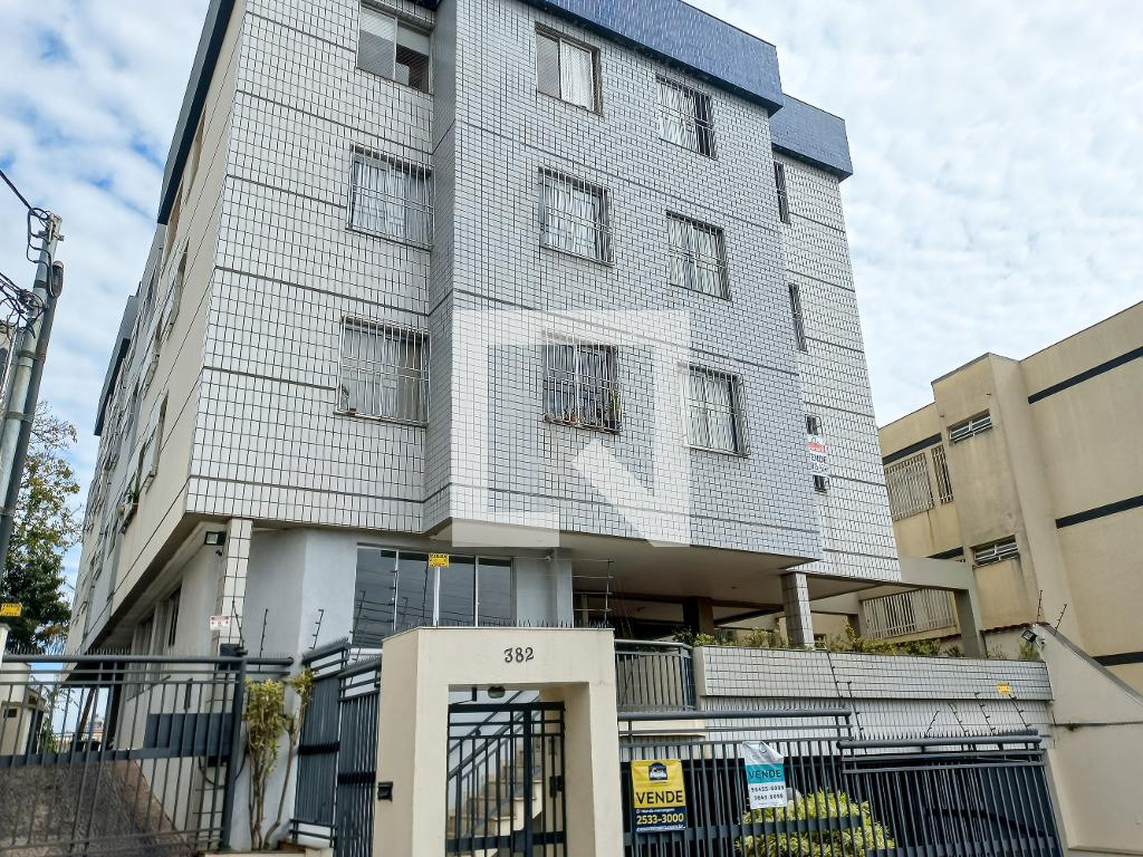 Fachada Condomínio em Rua Professor Raimundo Nonato, 382