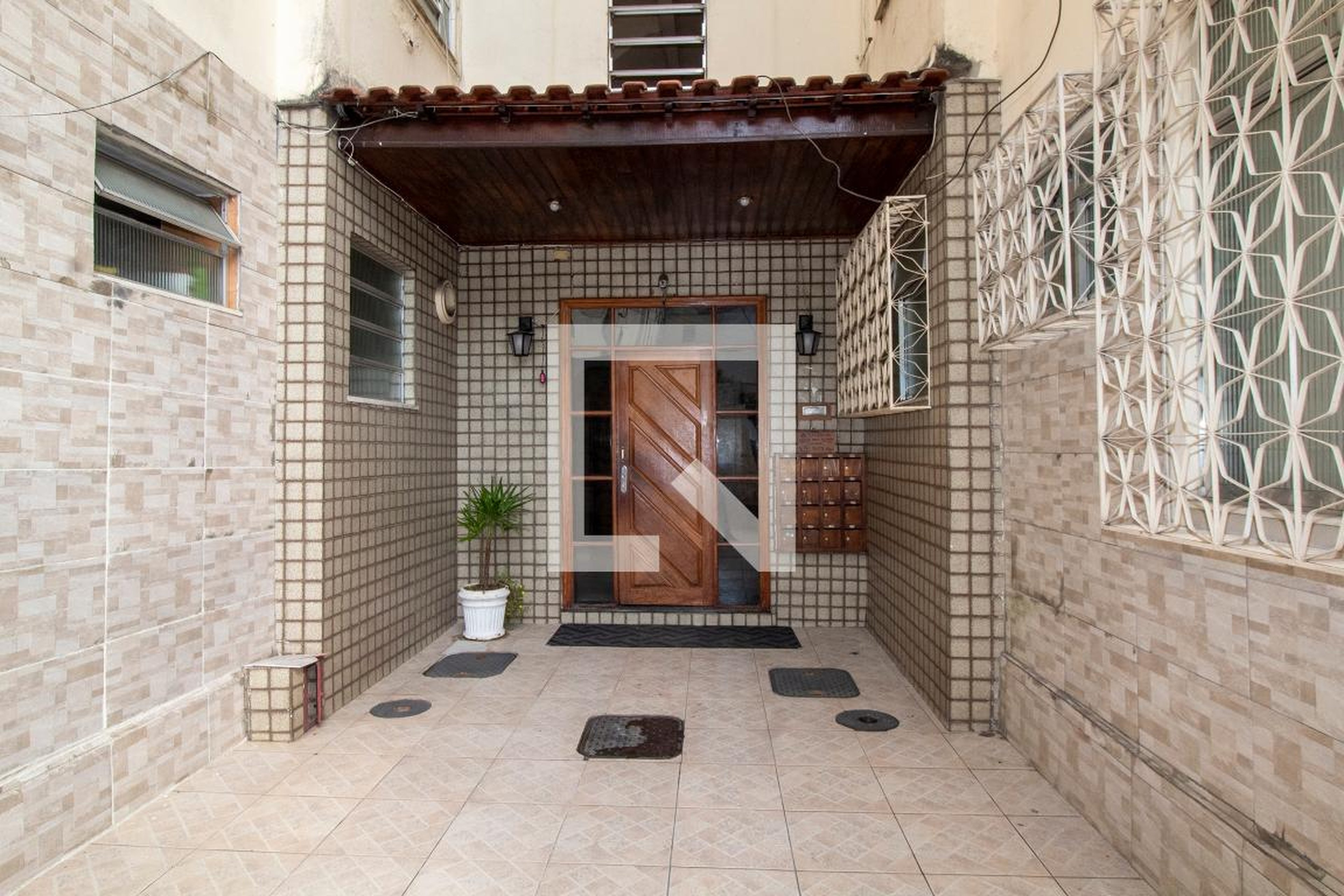 Fachada Condomínio em Avenida Darcy Bitencourt Costa, 11