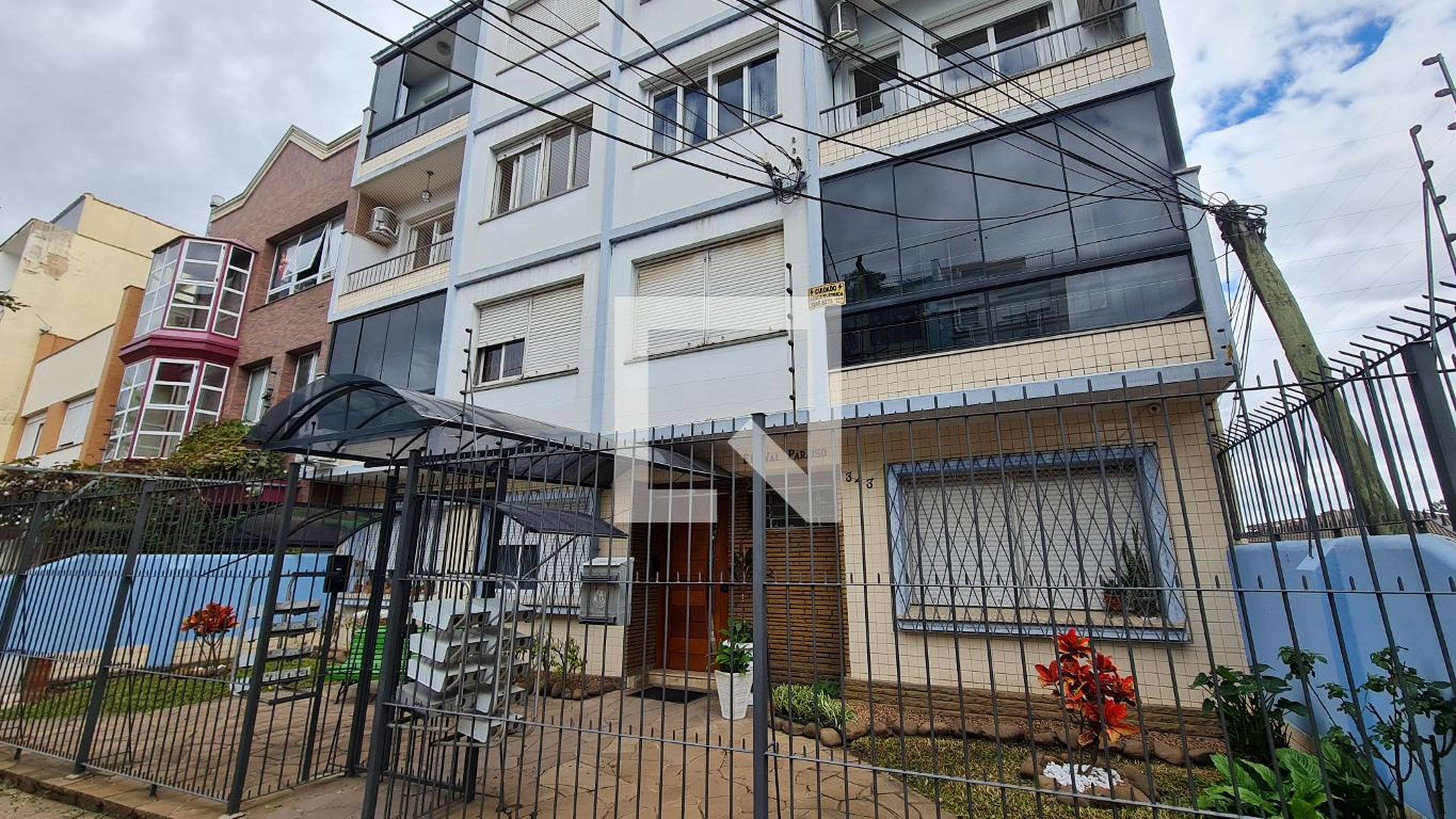 Fachada do Prédio Condomínio em Rua Doutor Alcídes Cruz, 343