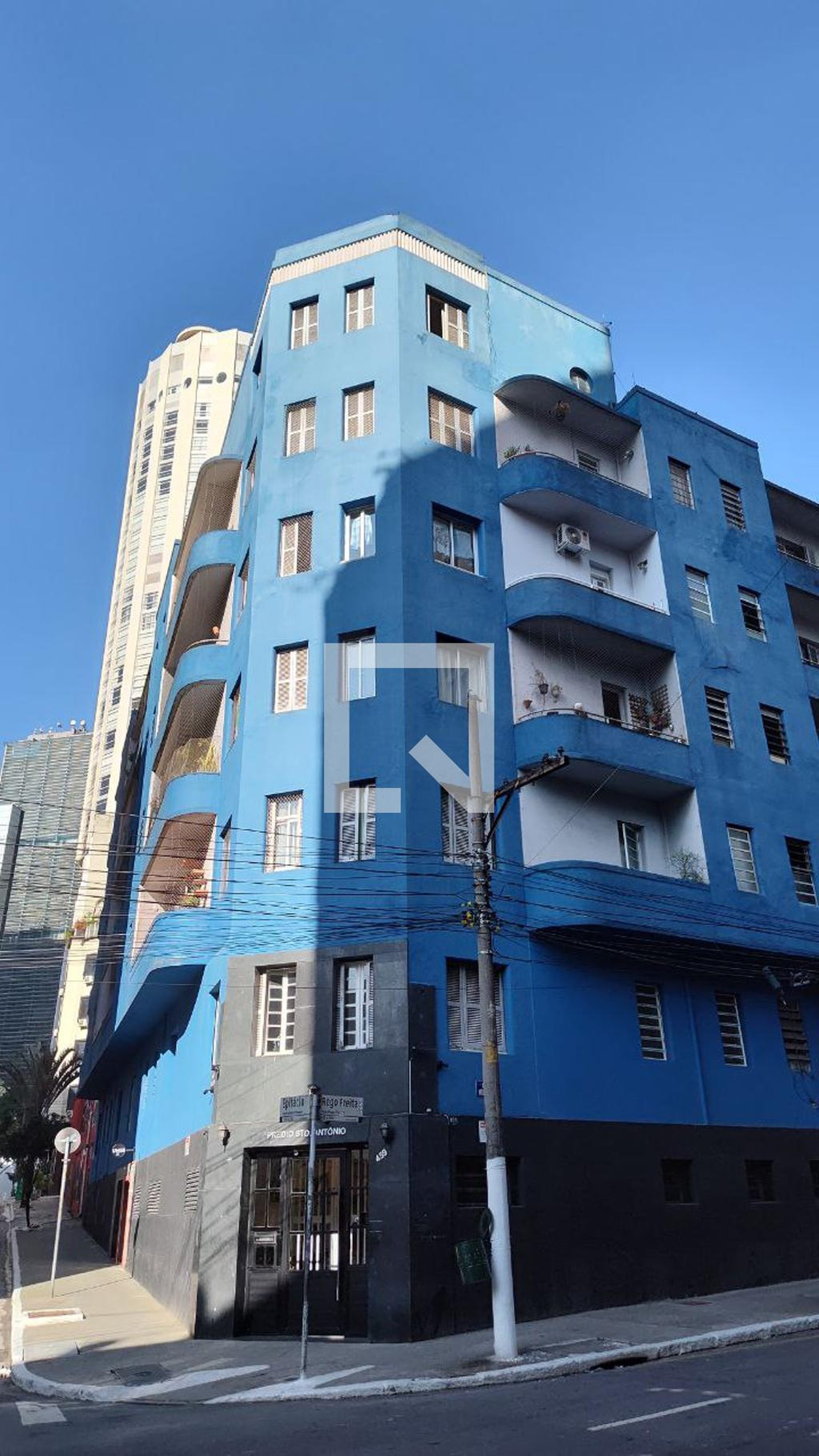 Fachada Condomínio em Rua Rego Freitas, 487