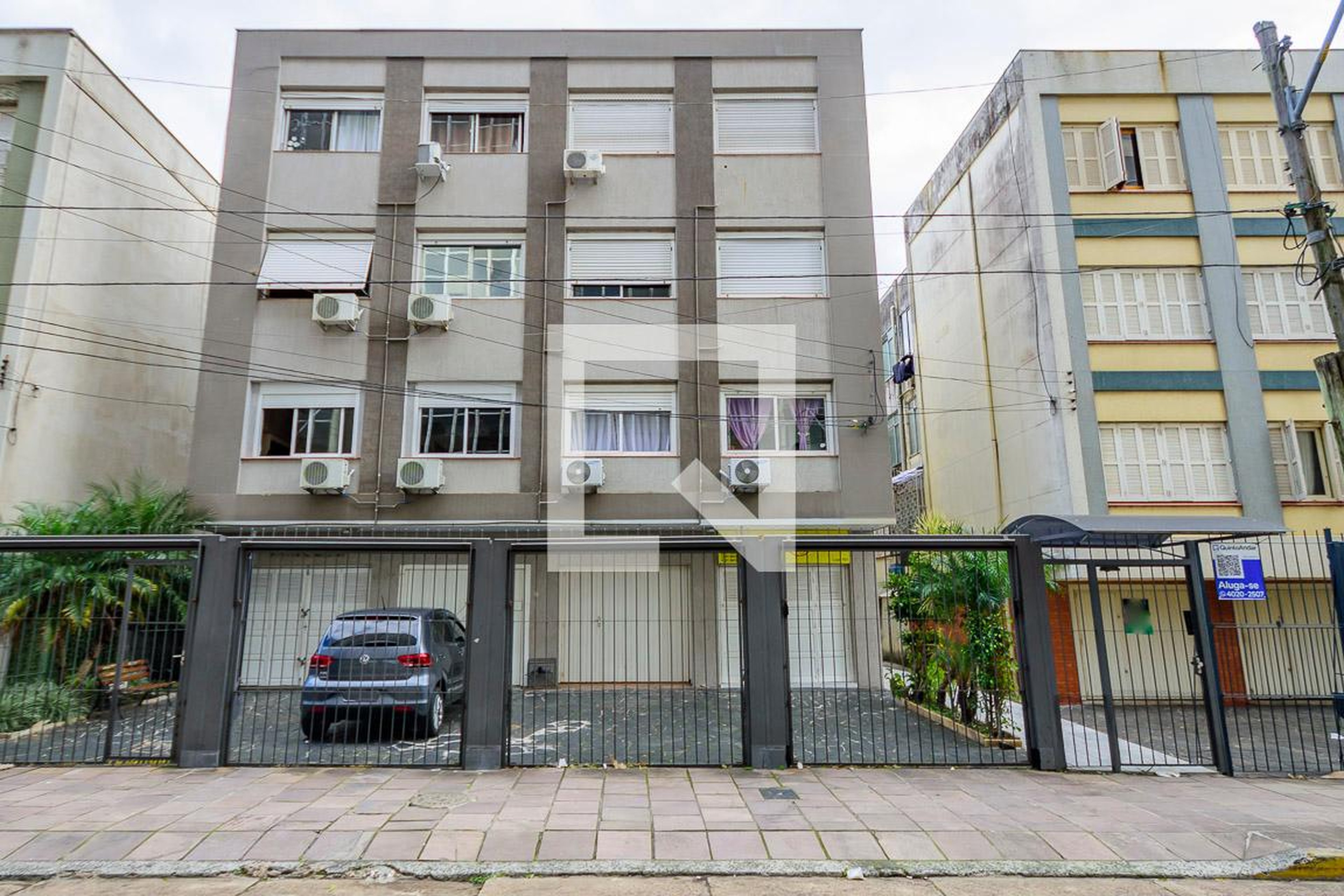 Fachada Condomínio em Rua Doutor Vicente de Paula Dutra, 47