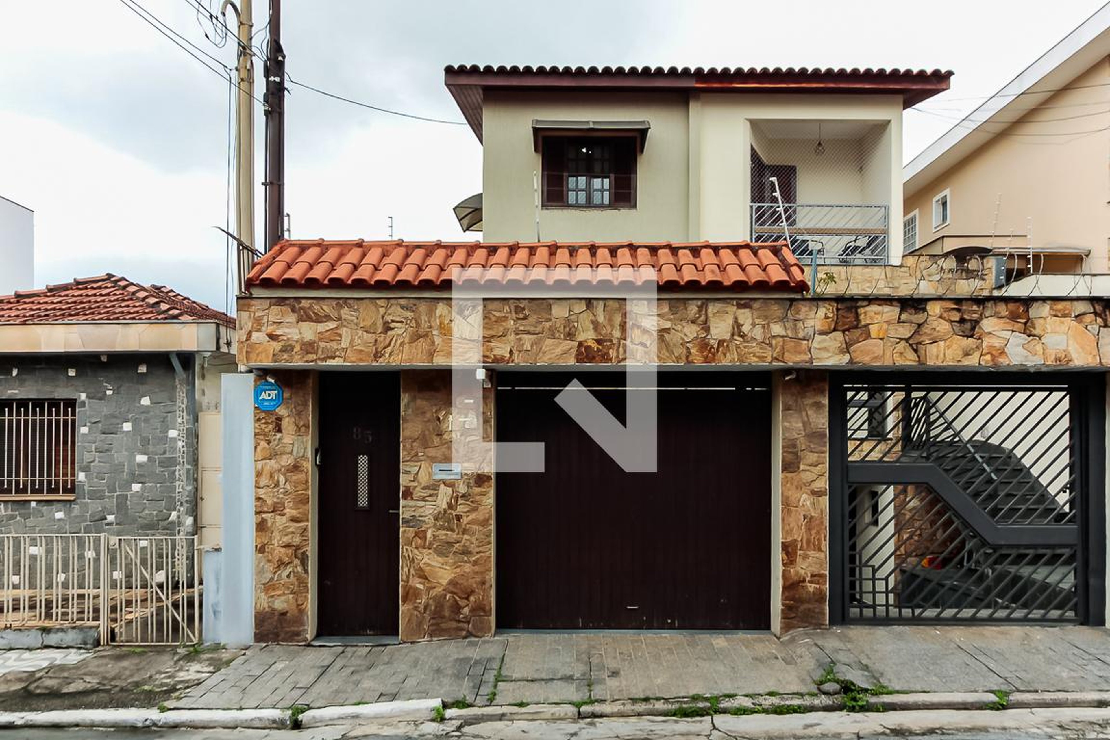 Fachada Condomínio em Rua Aruaque, 85