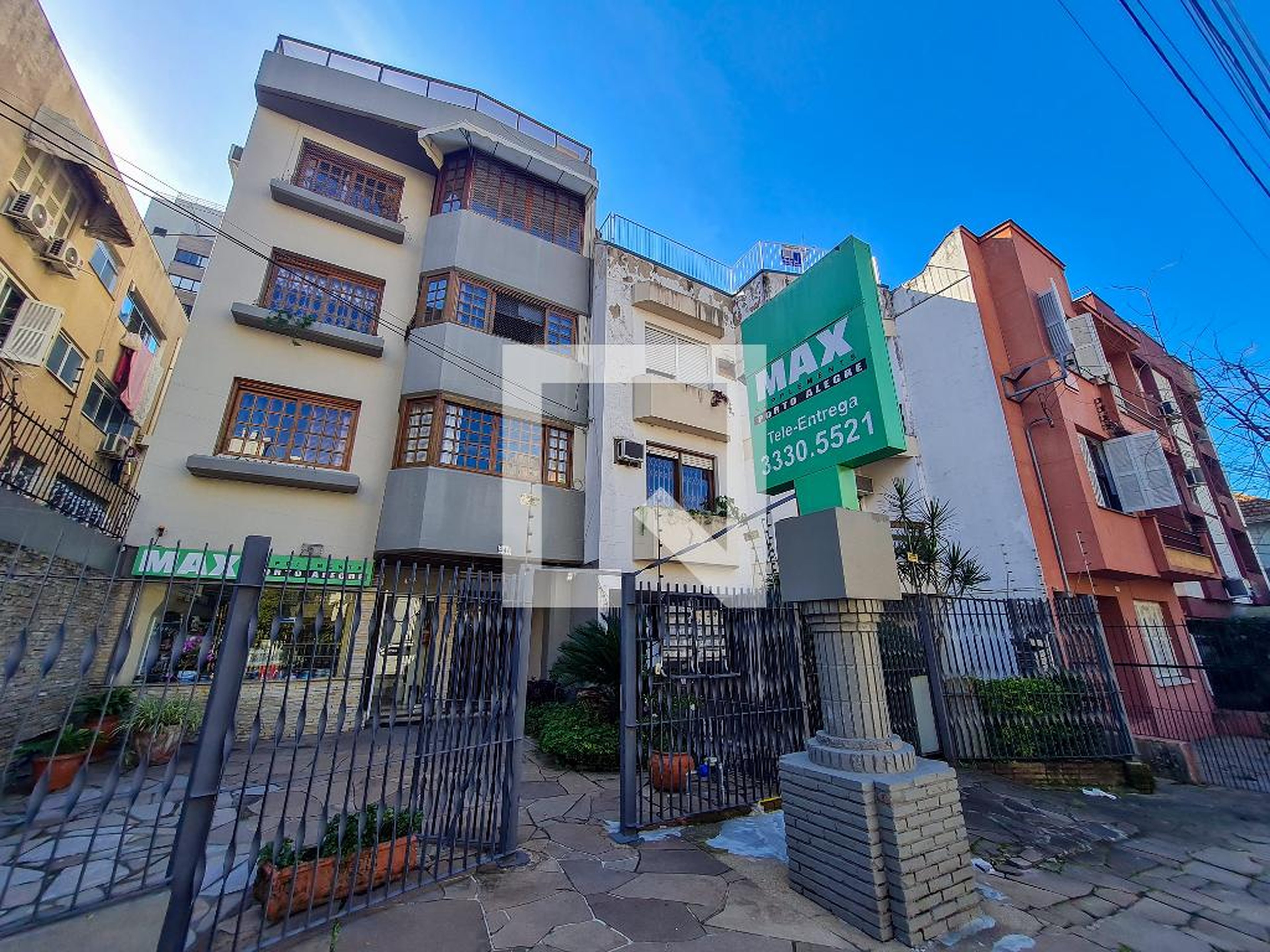 Fachada do Prédio Condomínio em Rio Branco, Porto Alegre - Rs, 90430-181, Brasil, 450