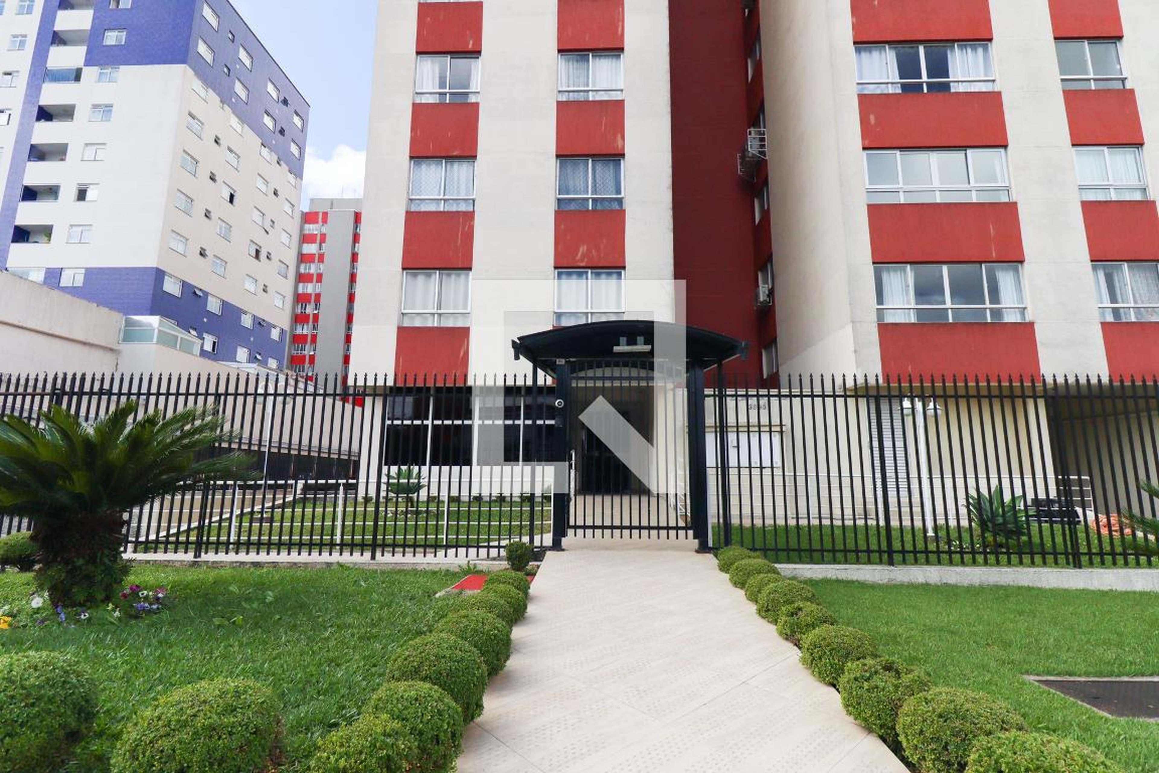 Fachada do Condomínio Edificio Max Wolff Filho