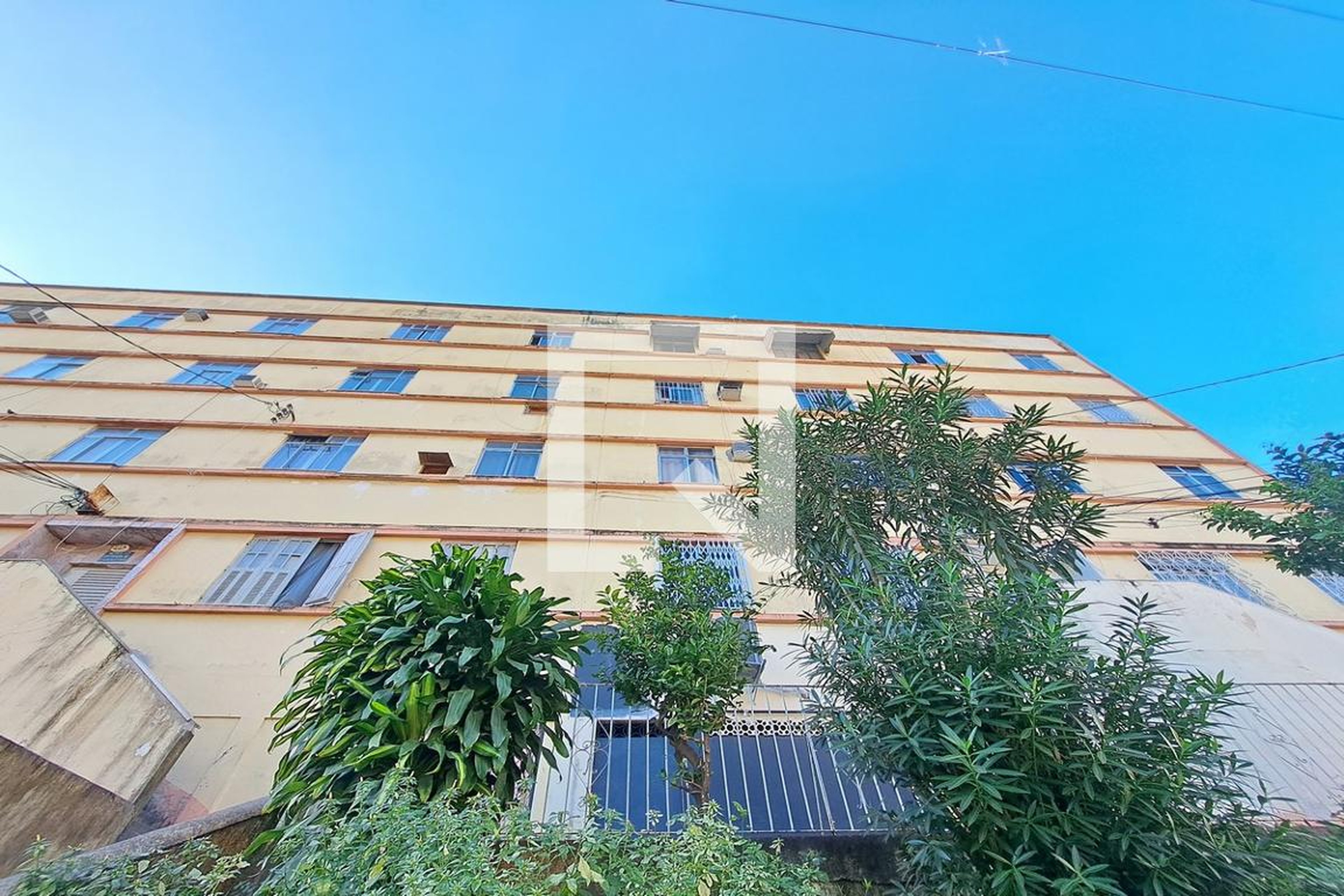 Fachada Condomínio em Rua Fernando Simoni, 17