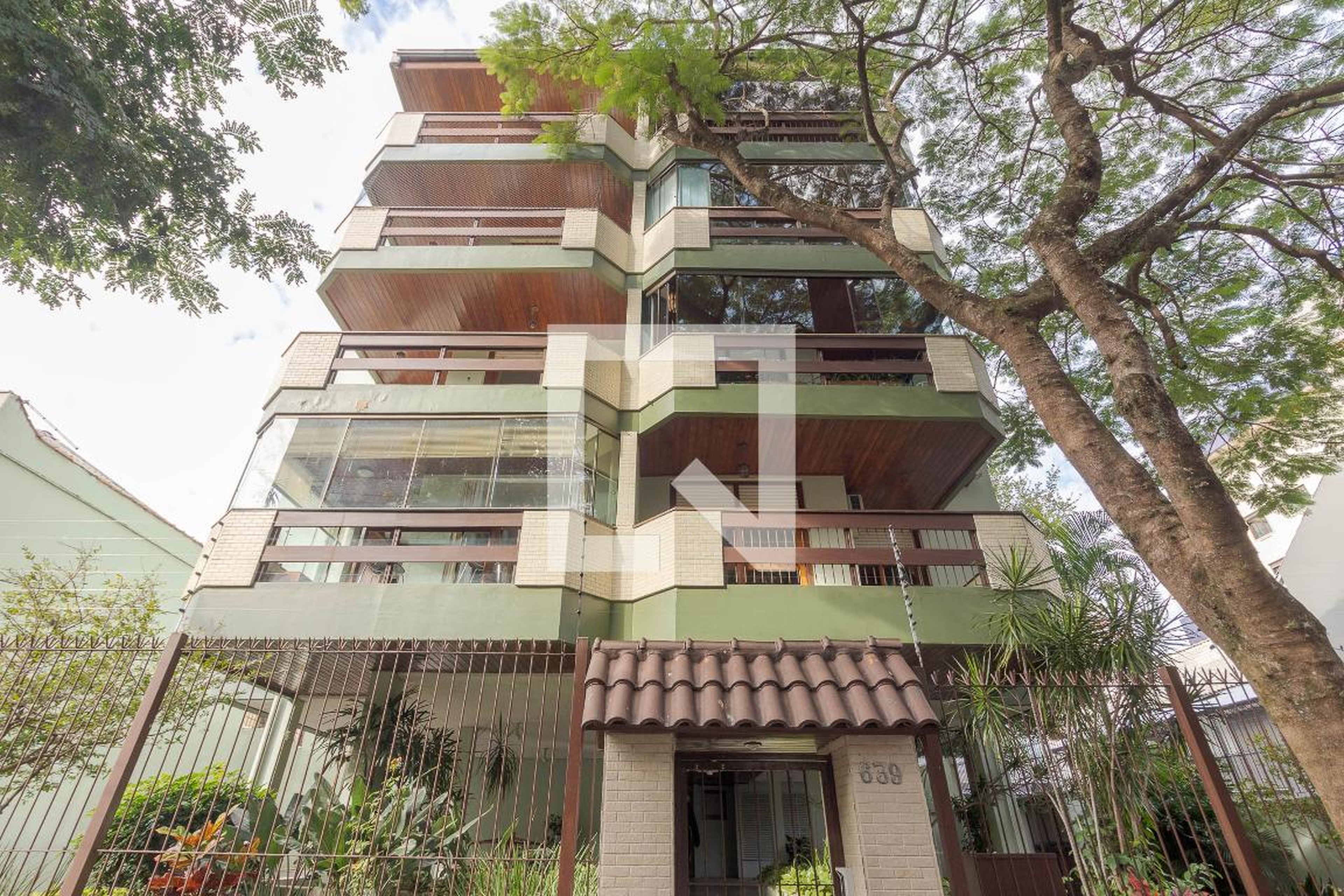 Fachada Condomínio em Avenida Lavras, 639