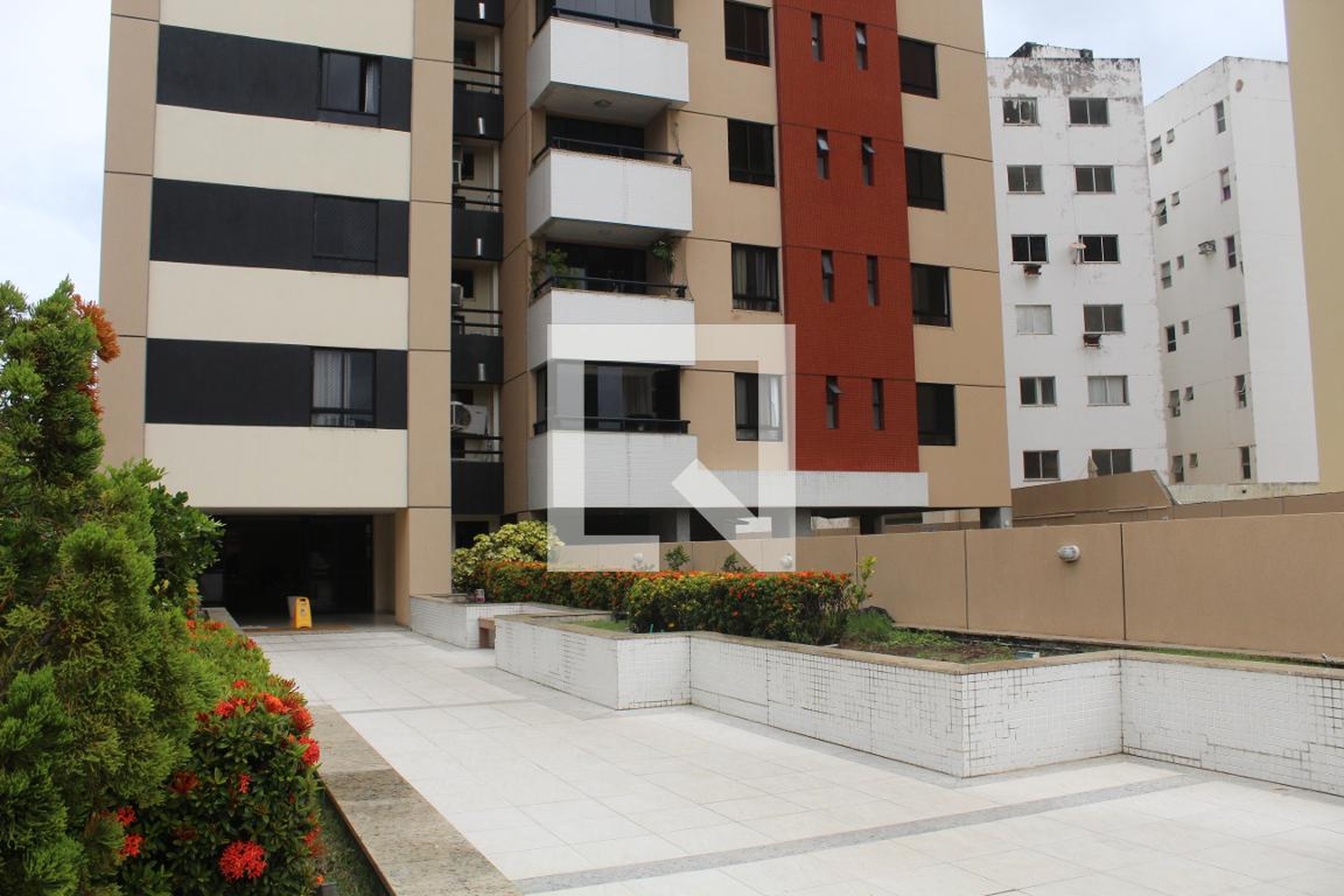 Entrada Residencial Marseille