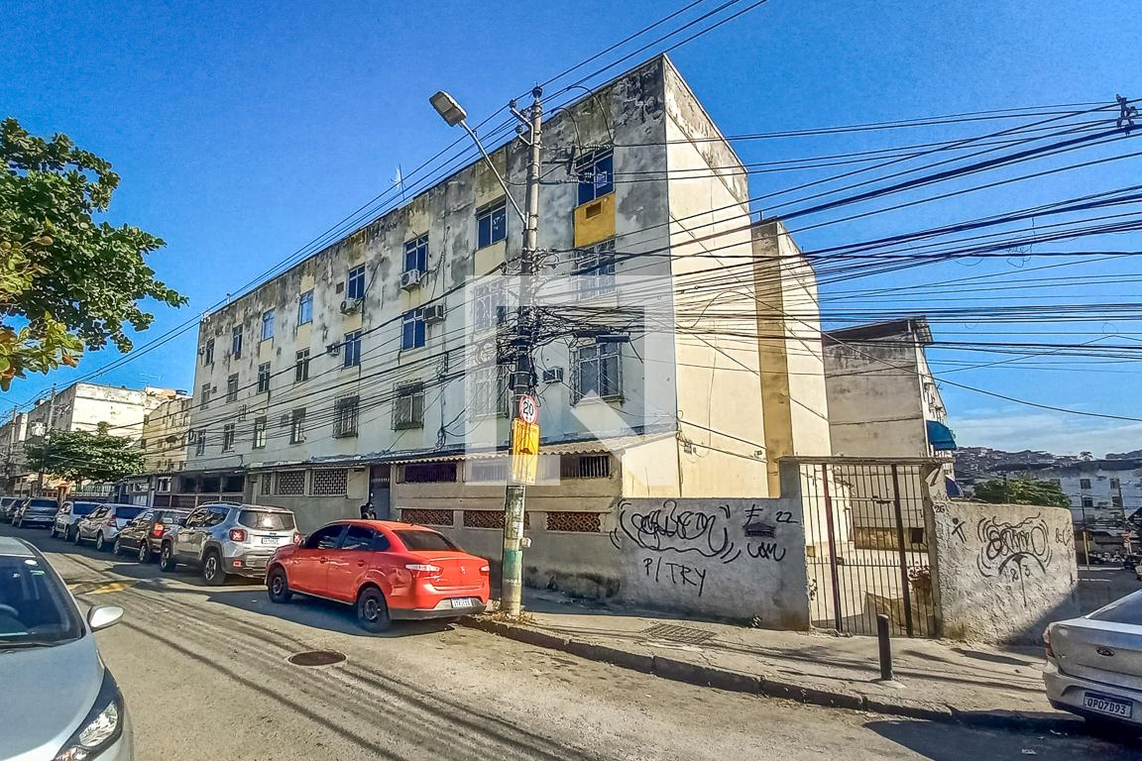 Fachada do Prédio Condomínio em Rua Jorge Martins, 399