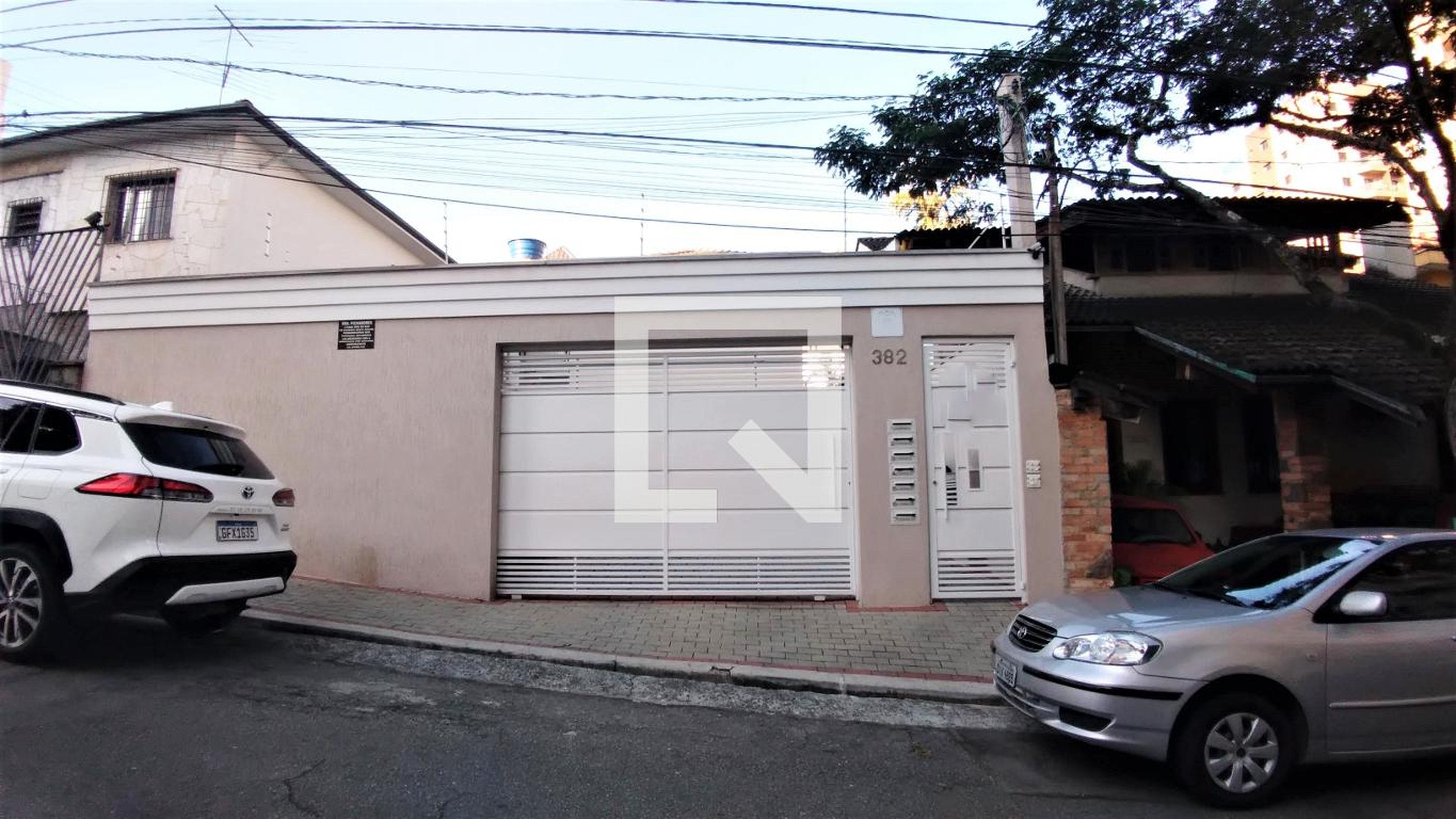 Fachada Condomínio em Rua Joaquim Norberto, 382