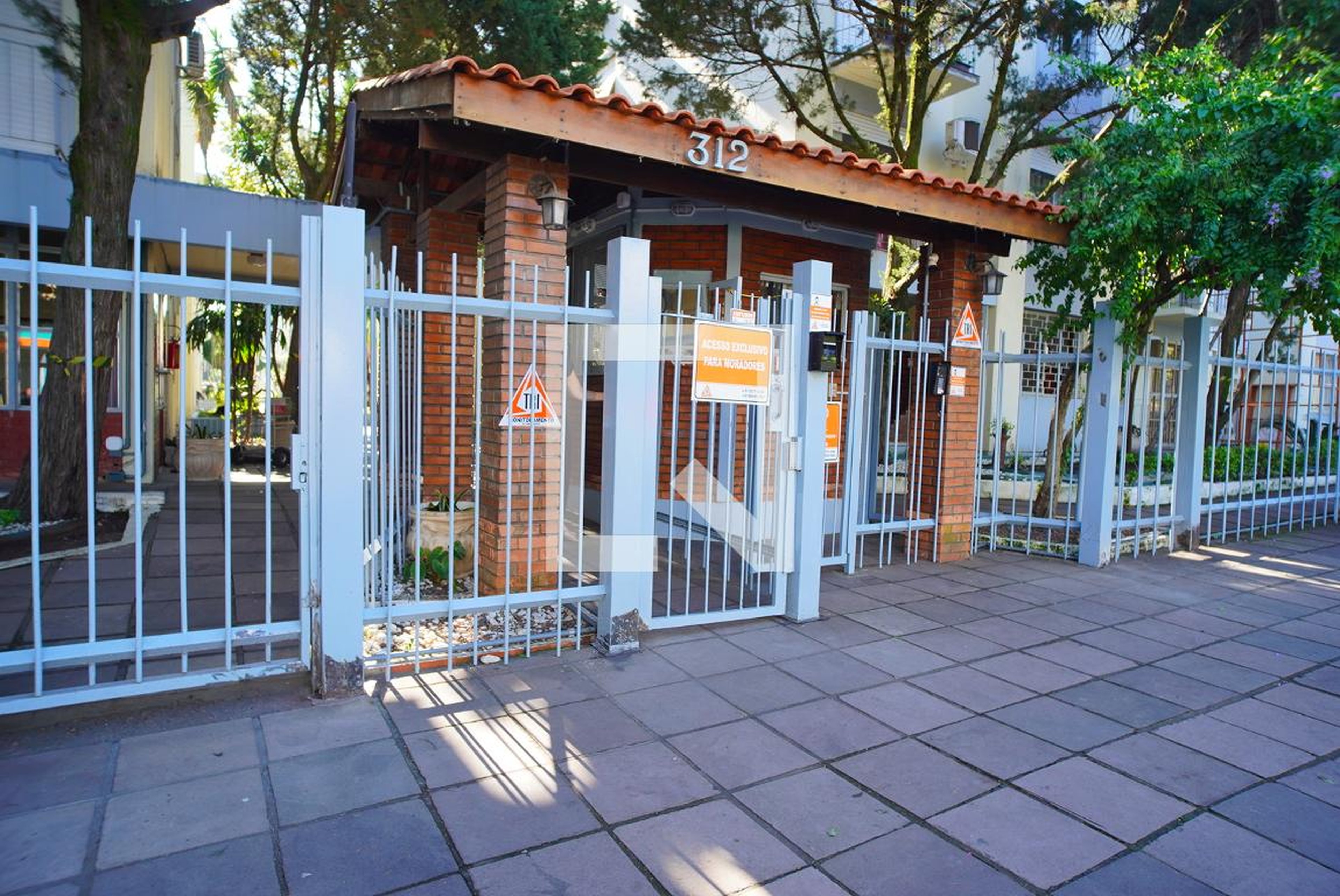 Fachada Condomínio em Avenida Engenheiro Francisco Rodolfo Simch, 315