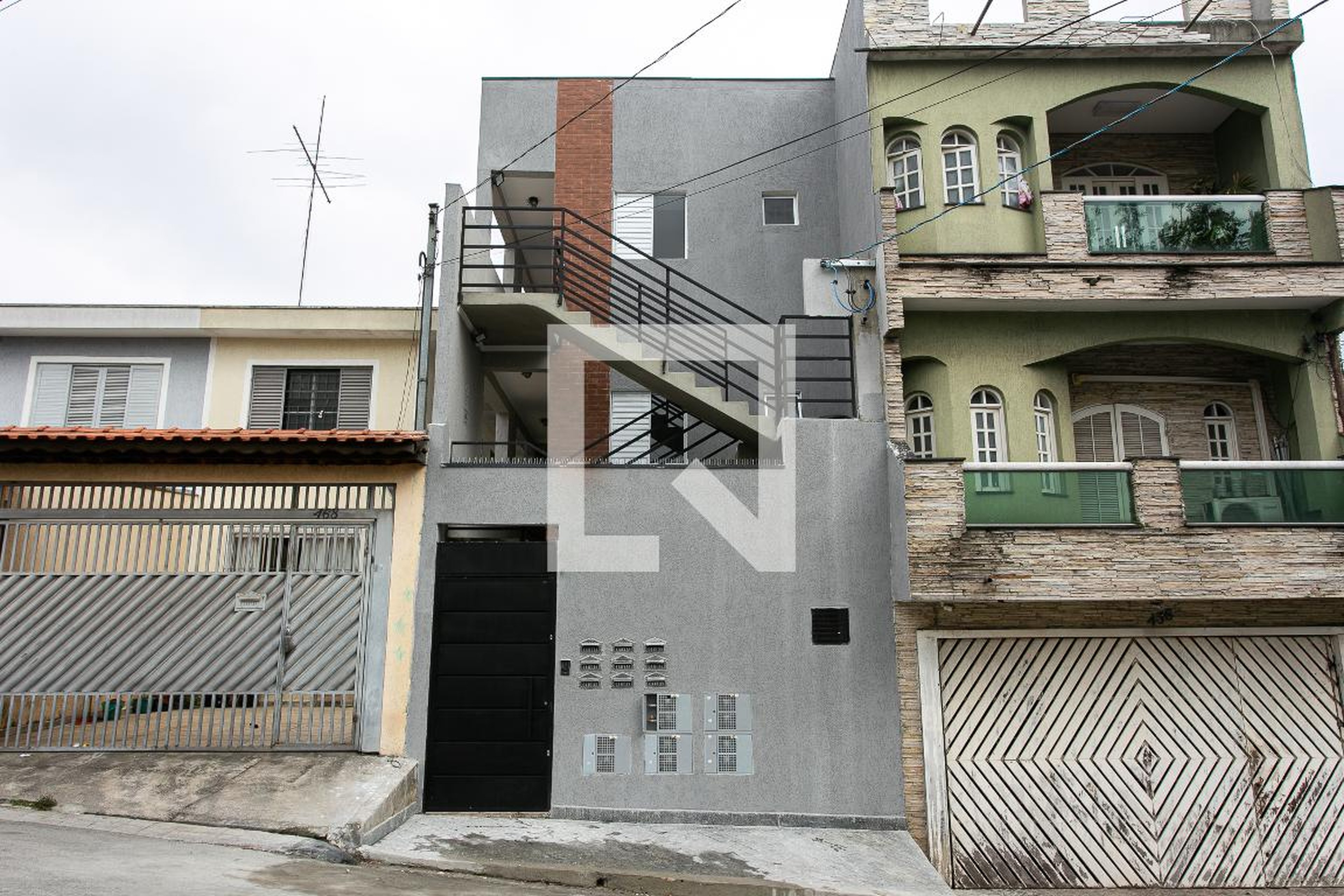 Fachada do Condomínio Condomínio em Rua Henrique Schurig, 460