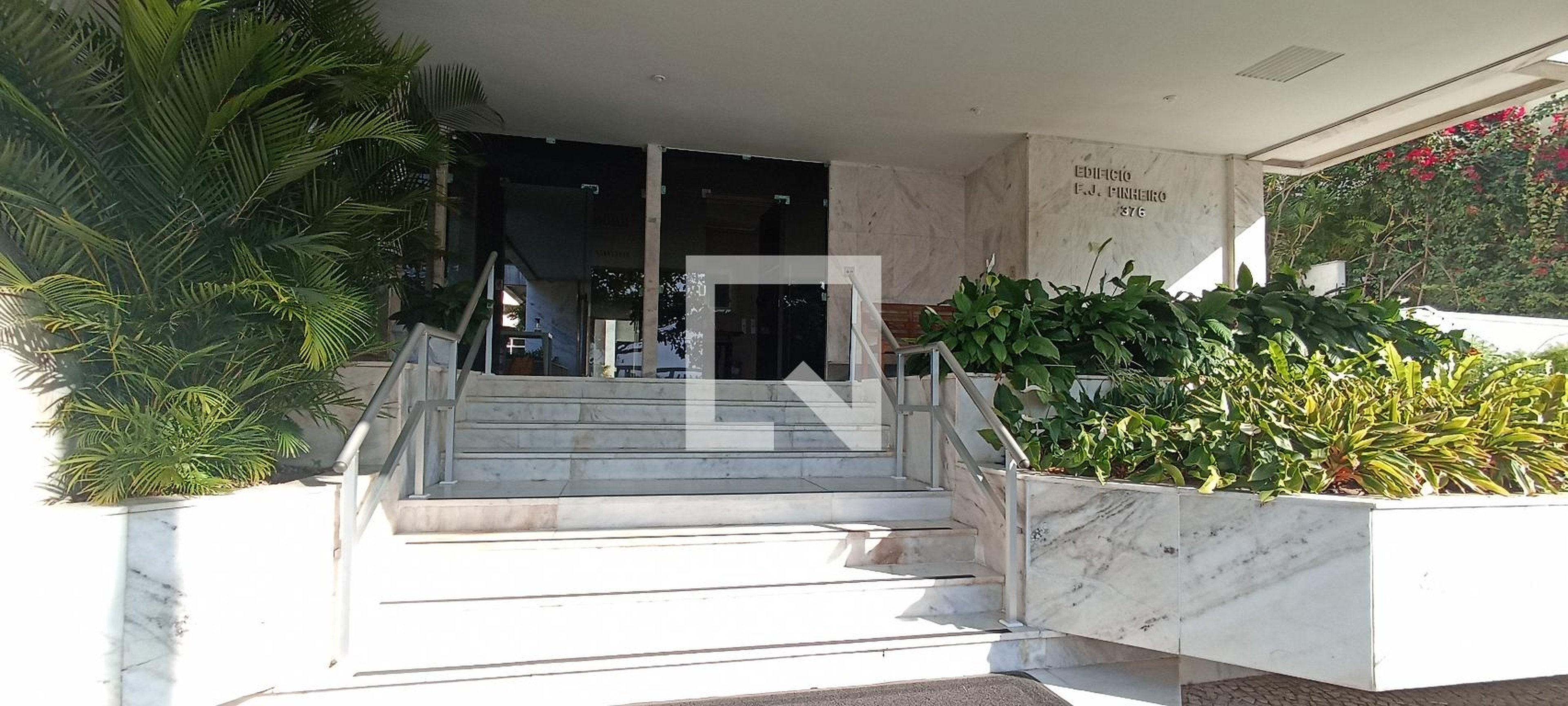 Fachada Edifício F J Pinheiro