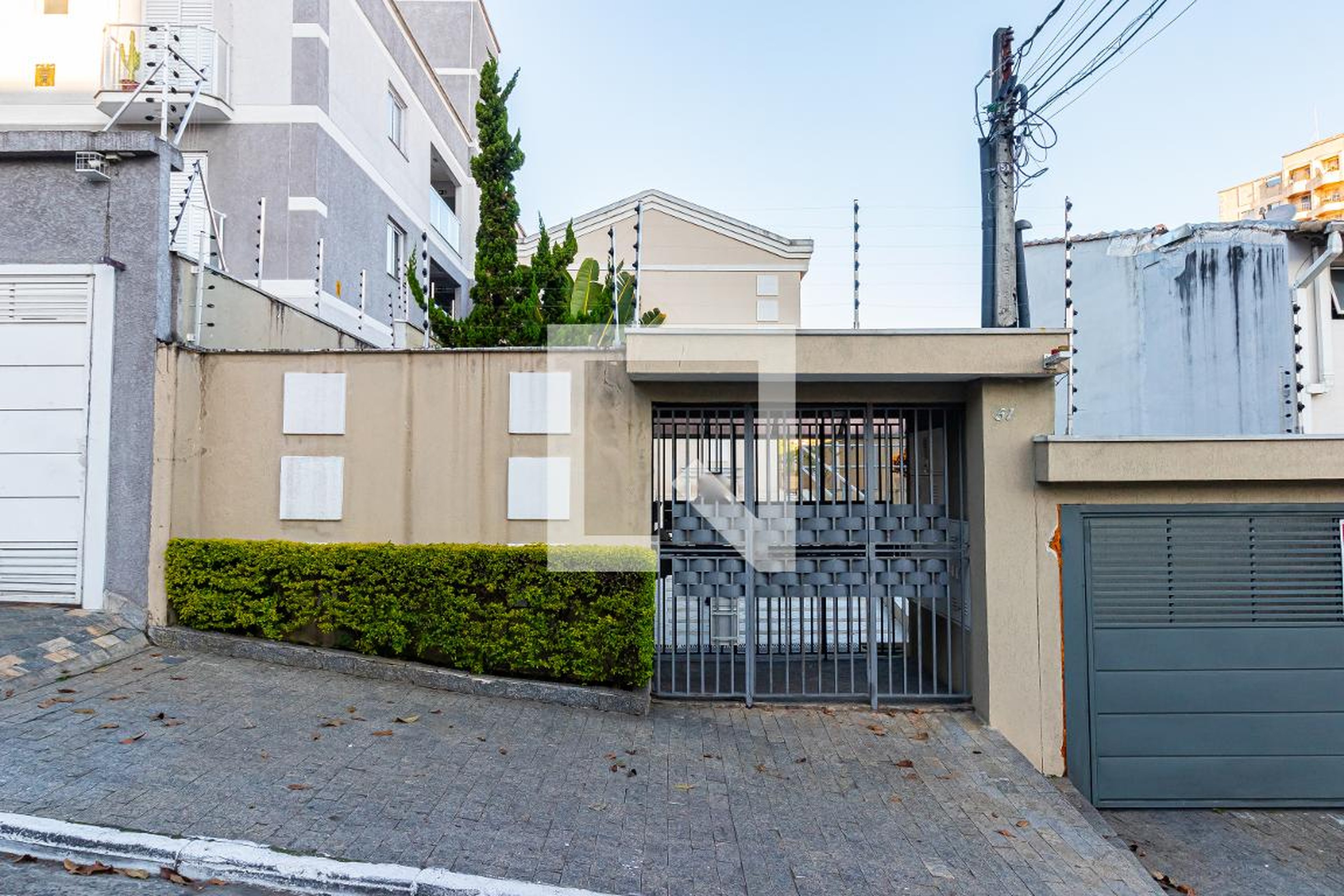 Fachada Condomínio em Rua José Mendes Júnior, 51