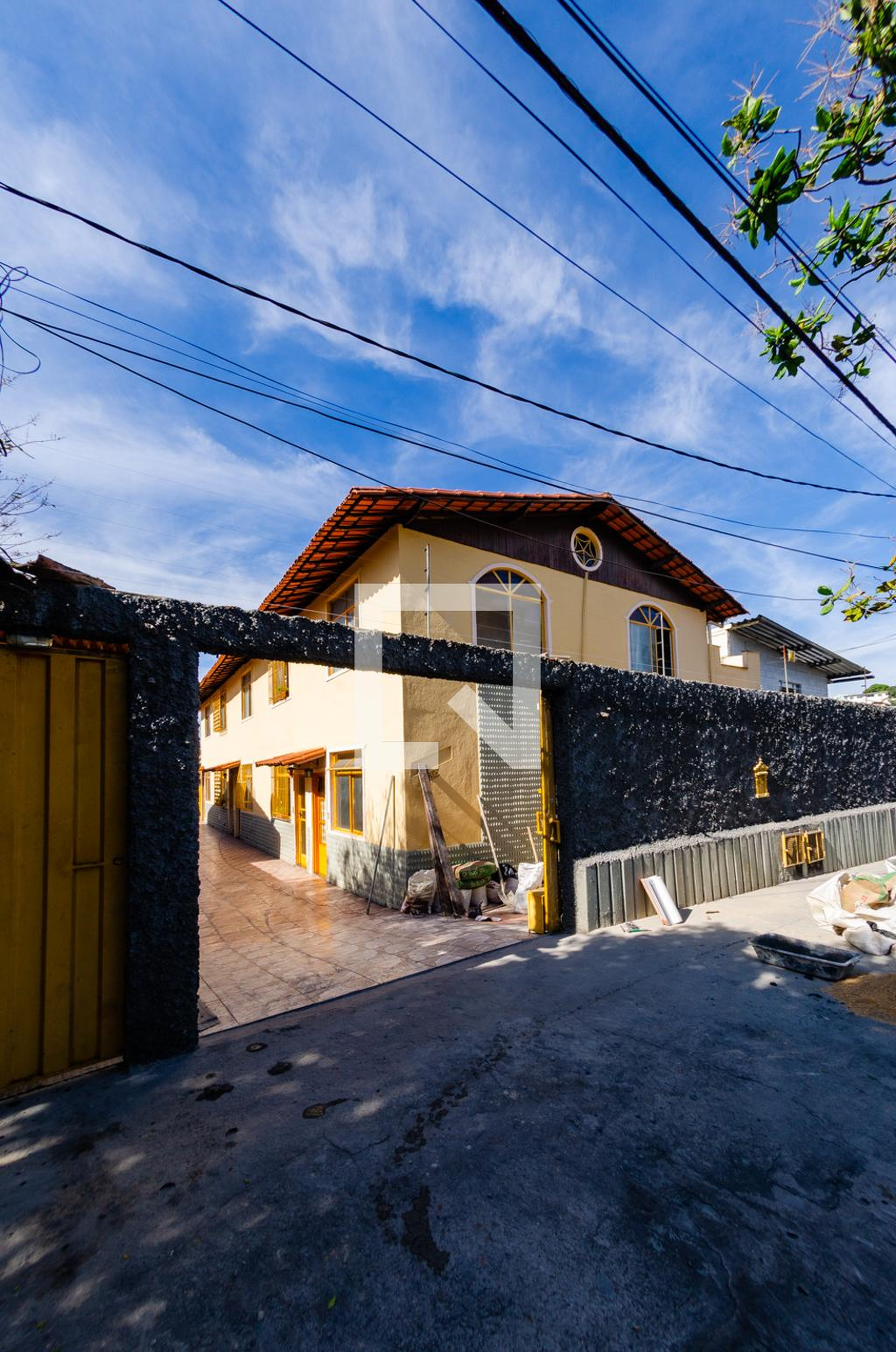 Fachada Condomínio em Rua Barão de Aiuruoca, 239
