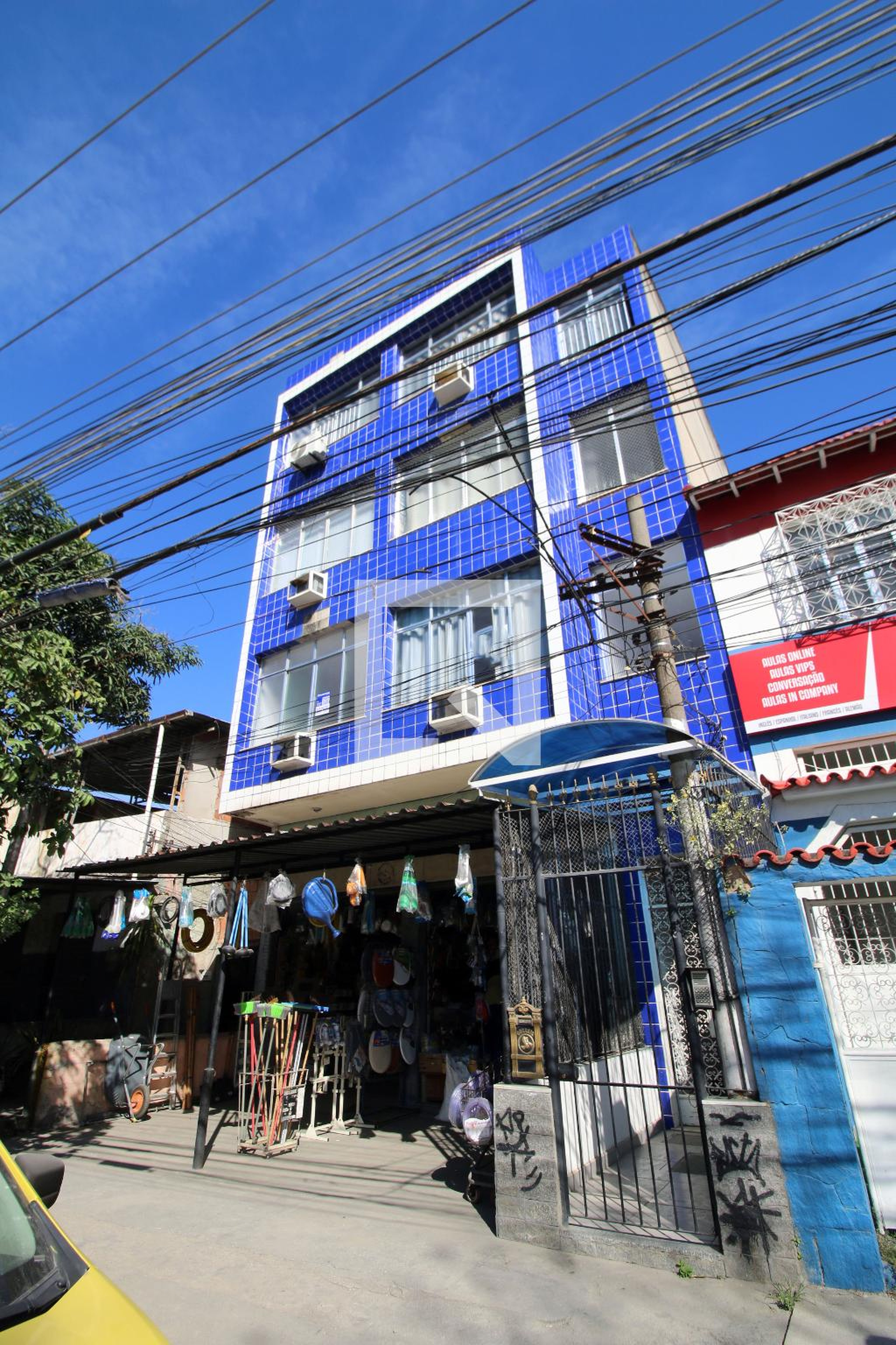 Fachada do Prédio Condomínio em Rua André Azevedo, 110