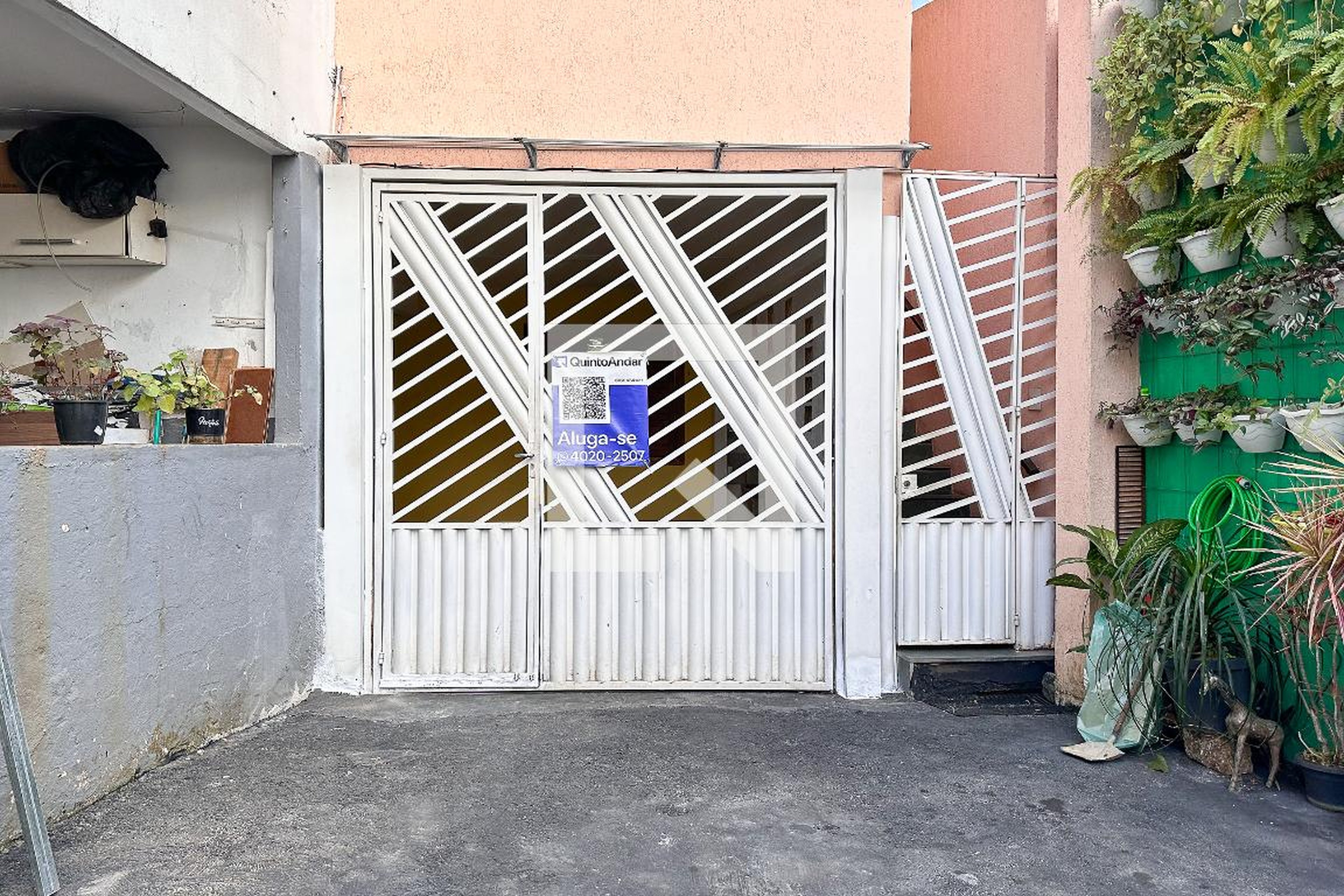 Fachada Condomínio em Rua Mundo Novo, 276