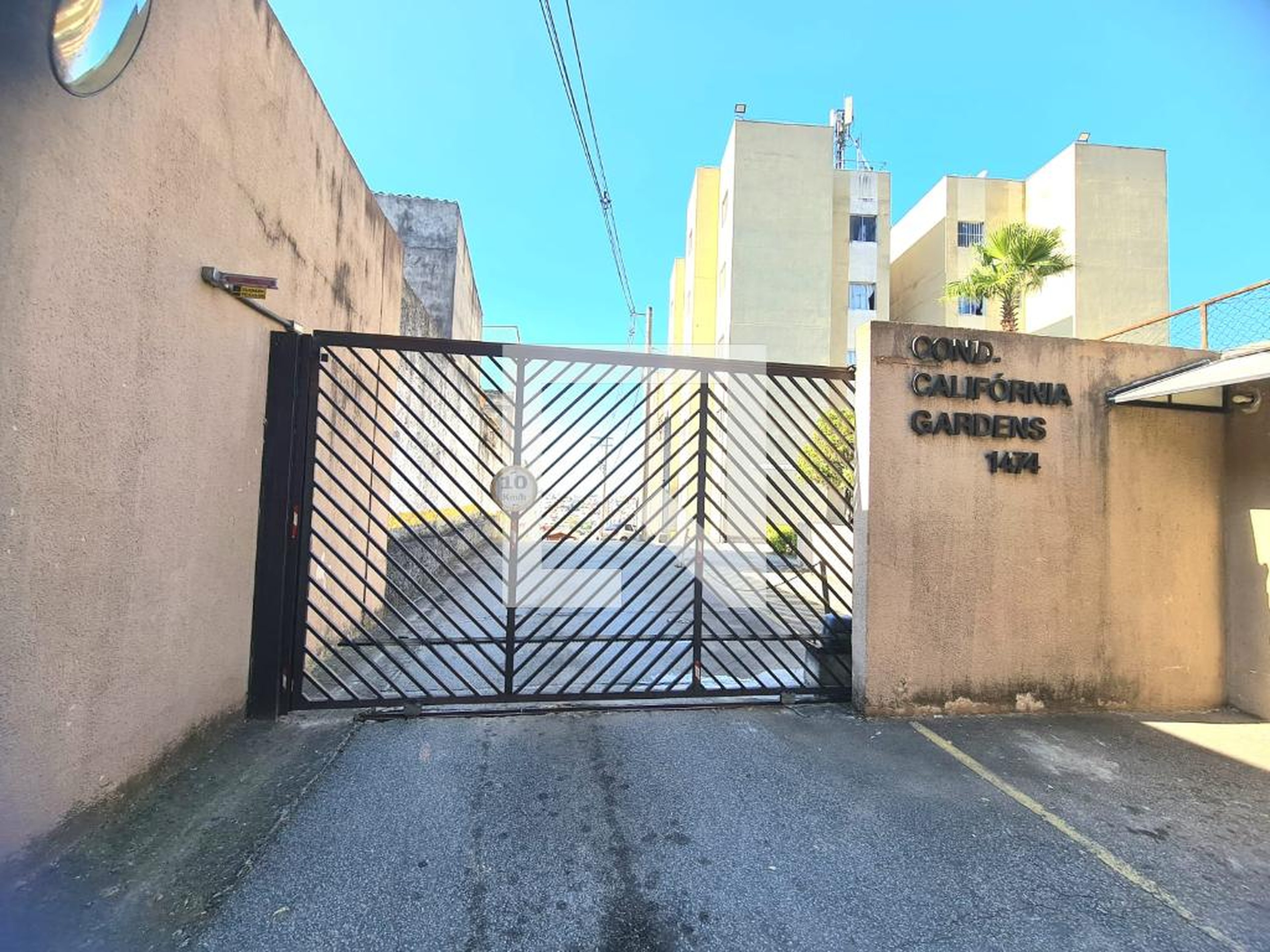 Fachada do Condomínio Condomínio California Gardens