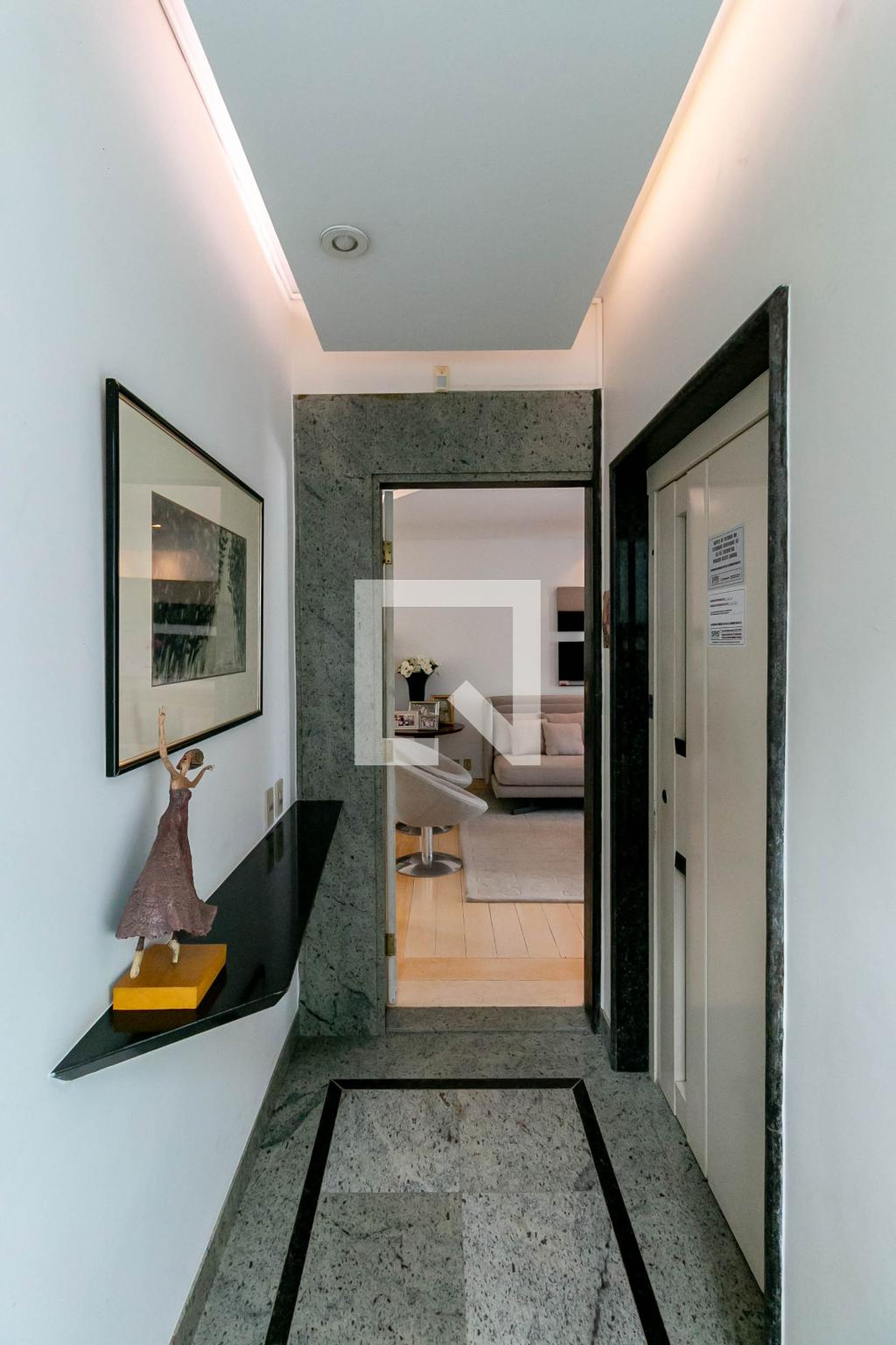 Entrada Edifício Dona Cleia Valadares