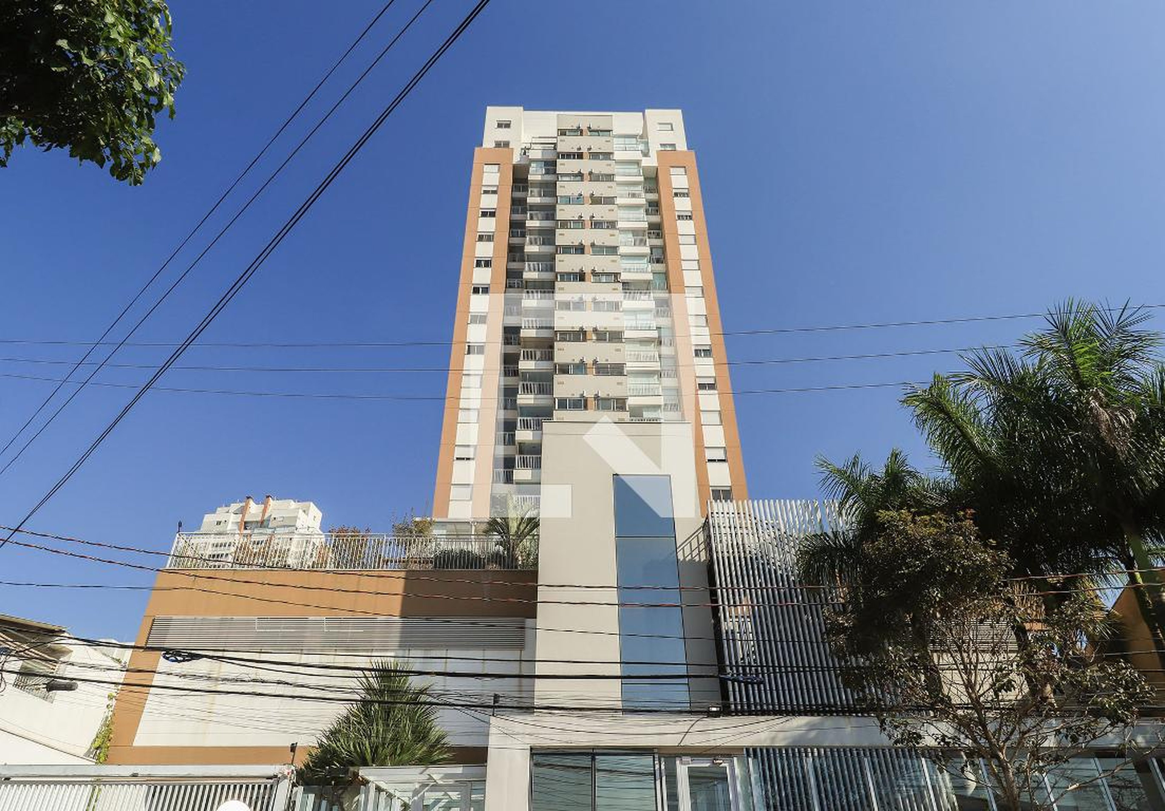 Fachada Condomínio em Rua Santo Irineu, 59