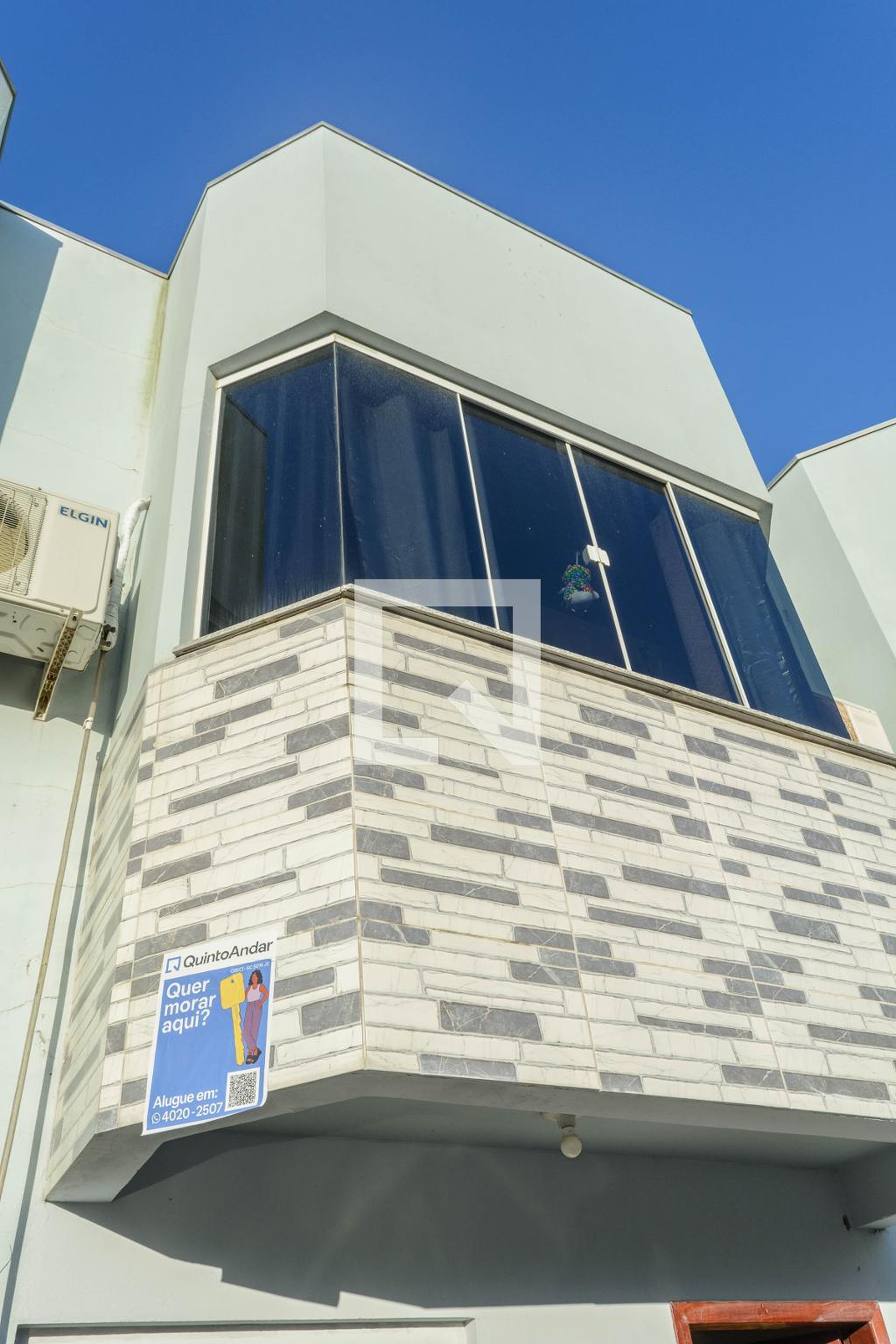 Fachada Condomínio em Servidão das Gérberas, 6