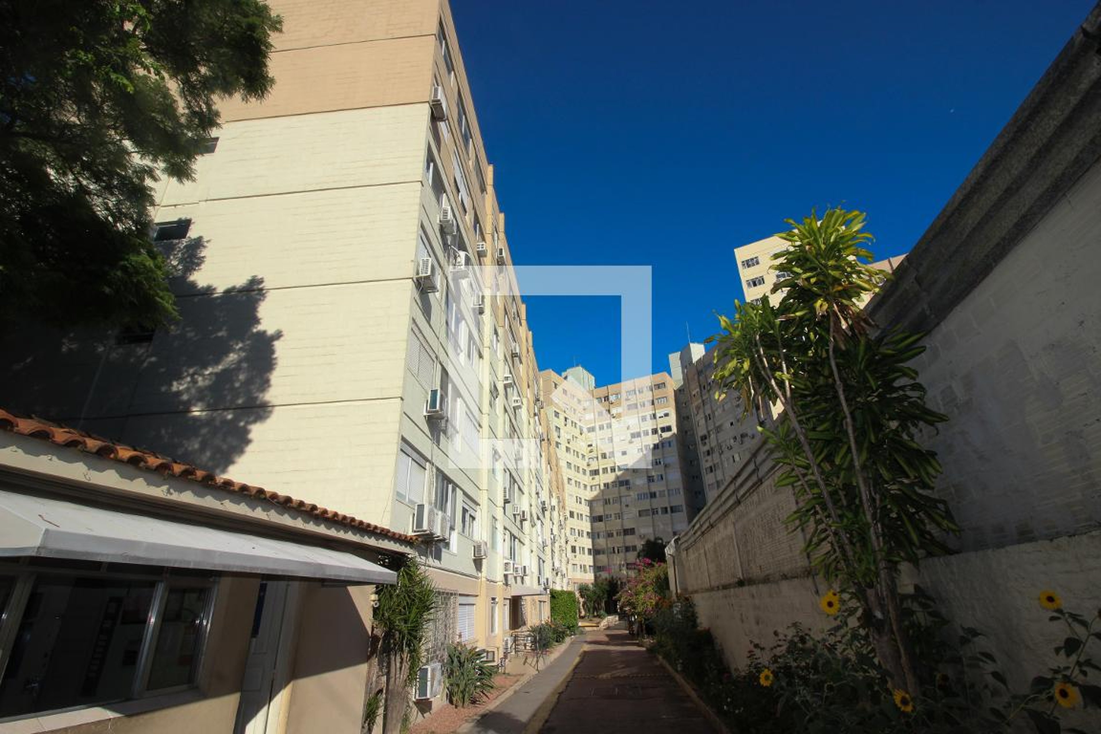 Fachada do Condomínio Condomínio Chalet Blanc