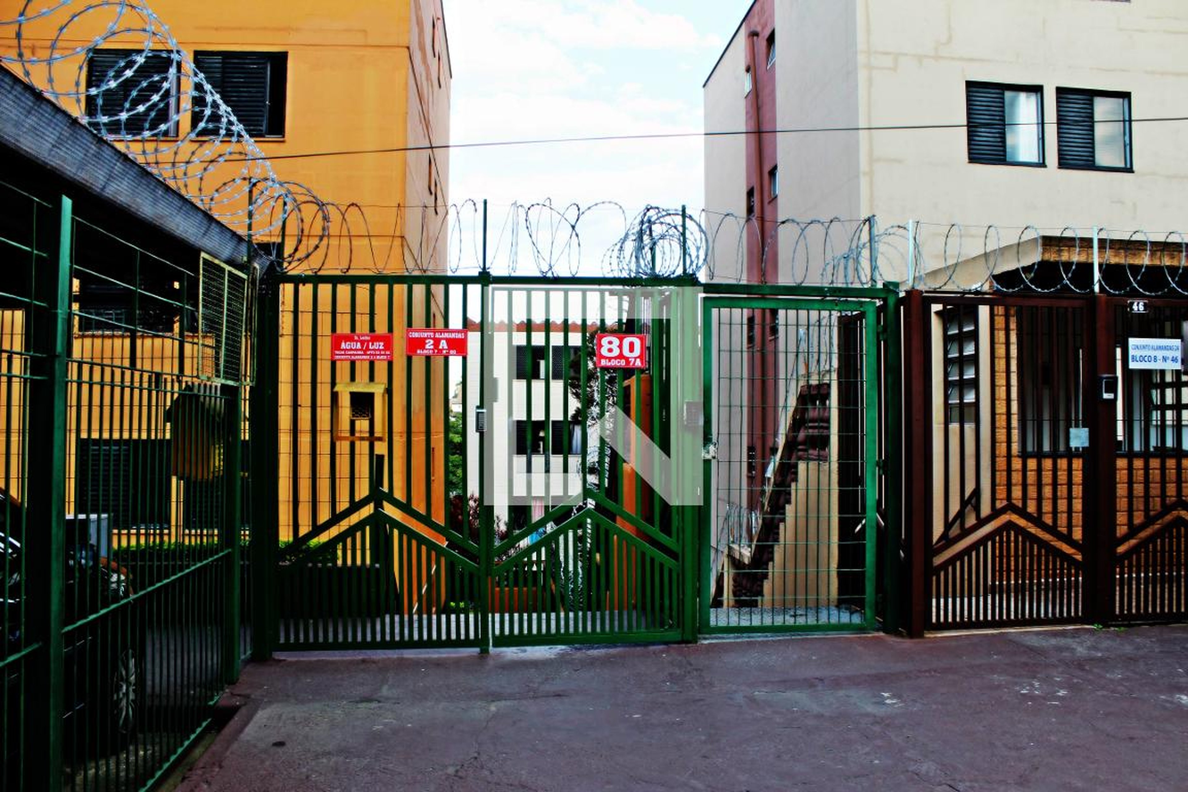 Fachada do Prédio Condomínio Conjunto Habitacional Alamandas 2A