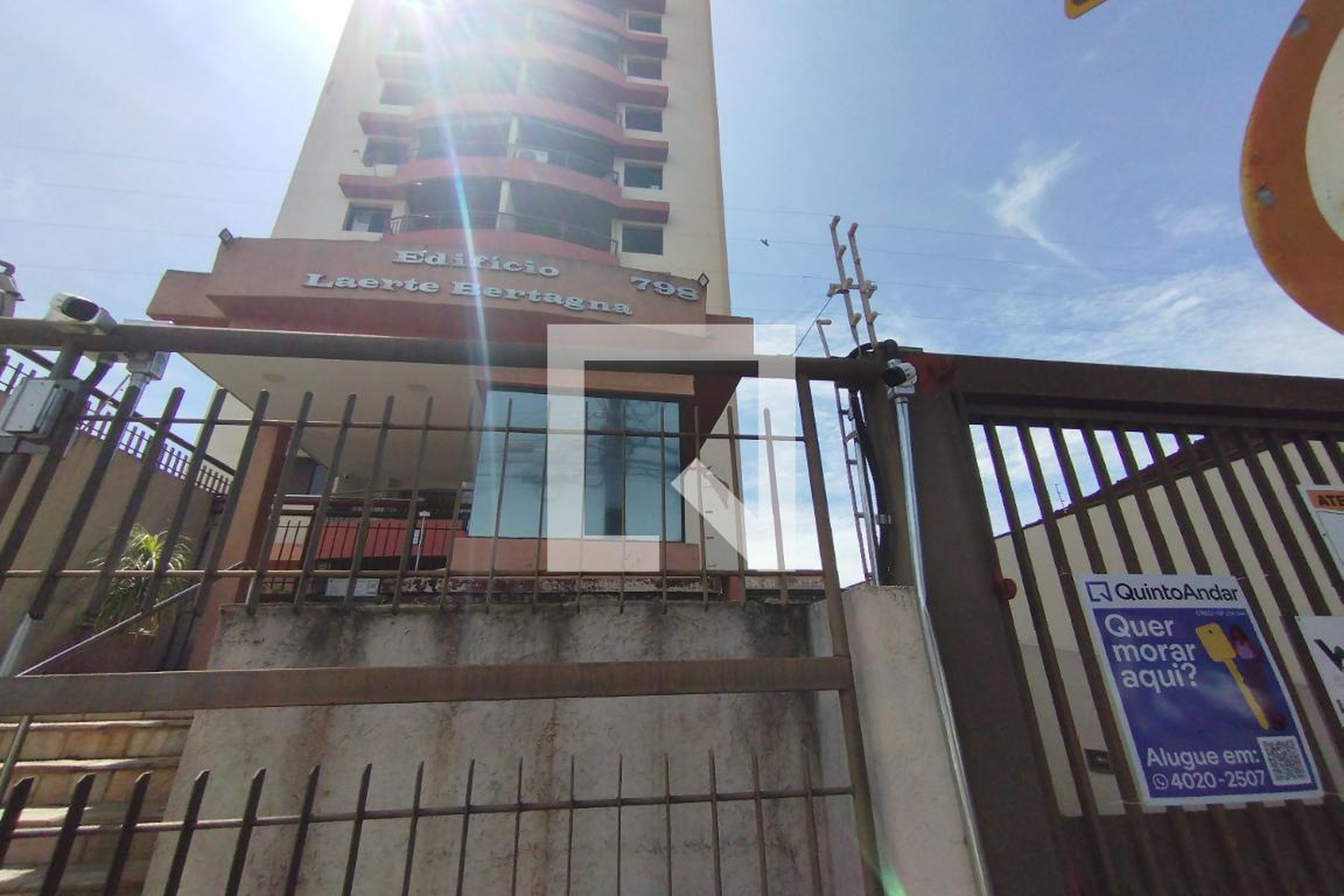 Fachada Condomínio em Rua Onze de Agosto, 198