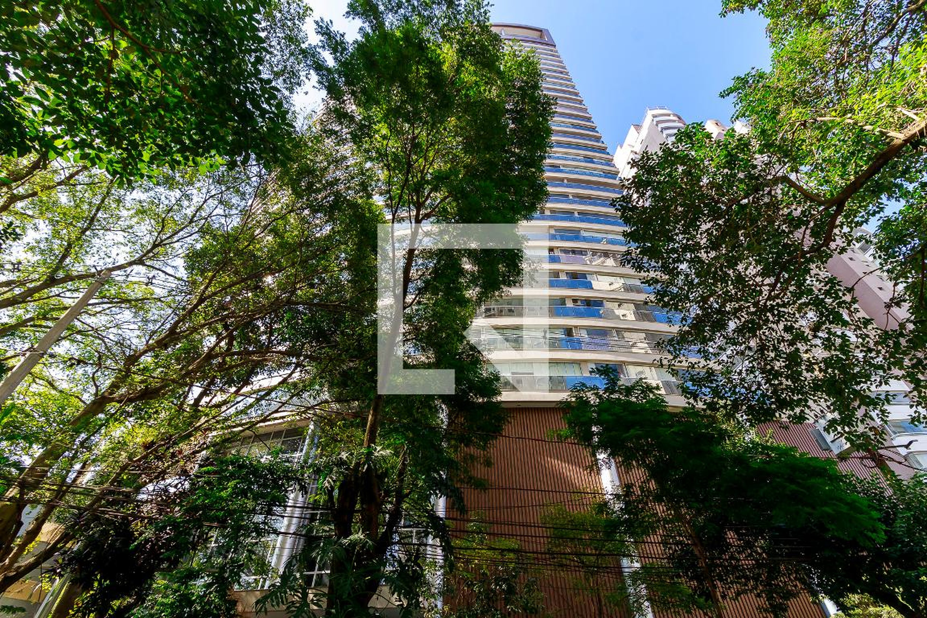 Fachada Condomínio Follow