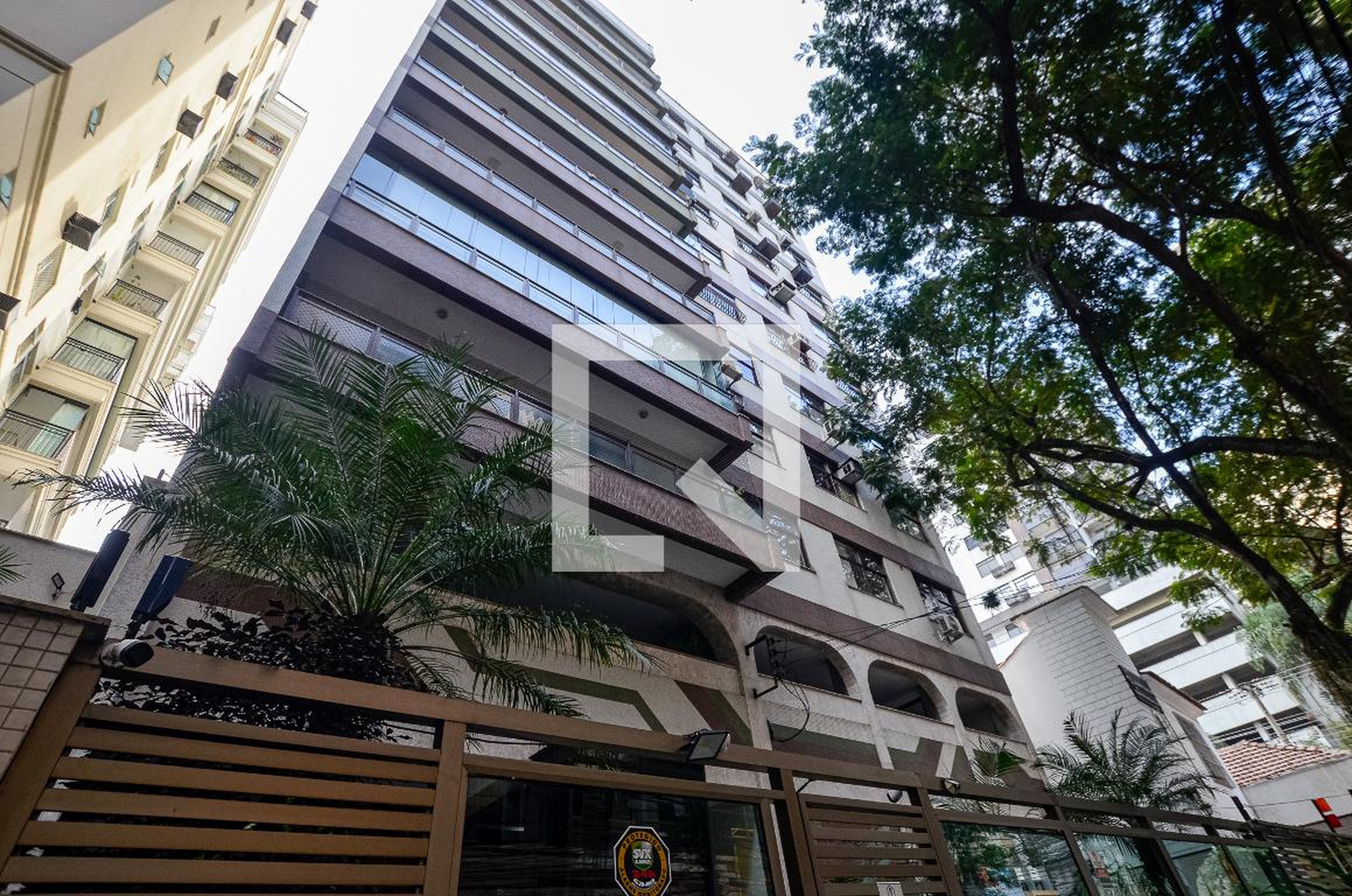 Fachada Condomínio Tour de Geneve