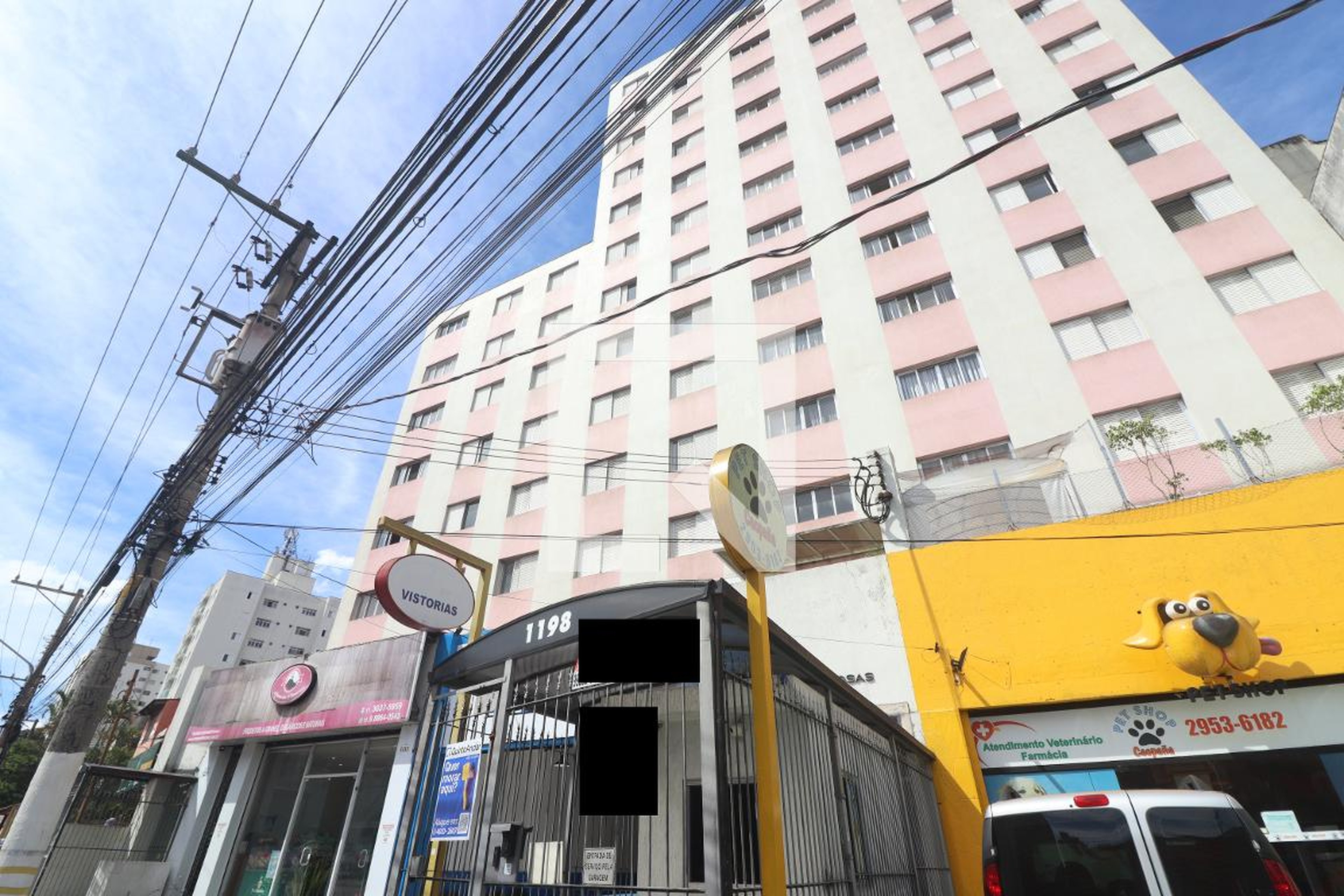 Fachada do prédio Condomínio Duas Rosas