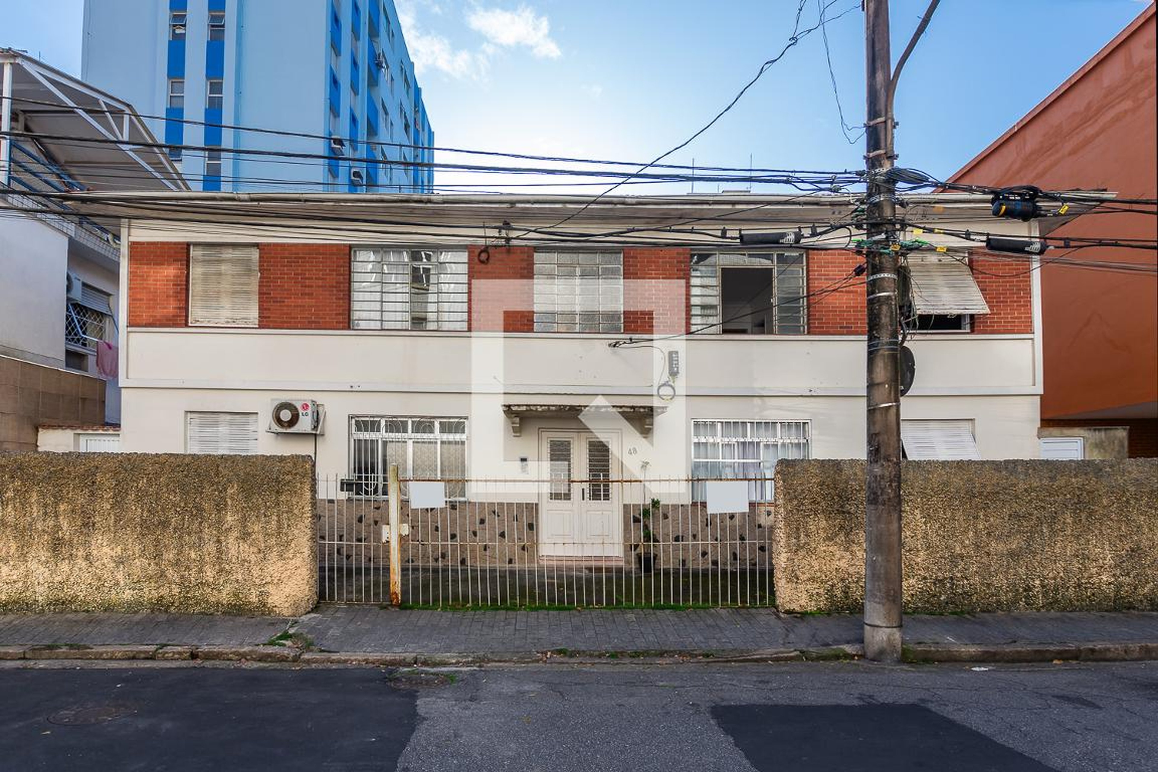 Fachada Condomínio em Rua Particular Lélia, 48