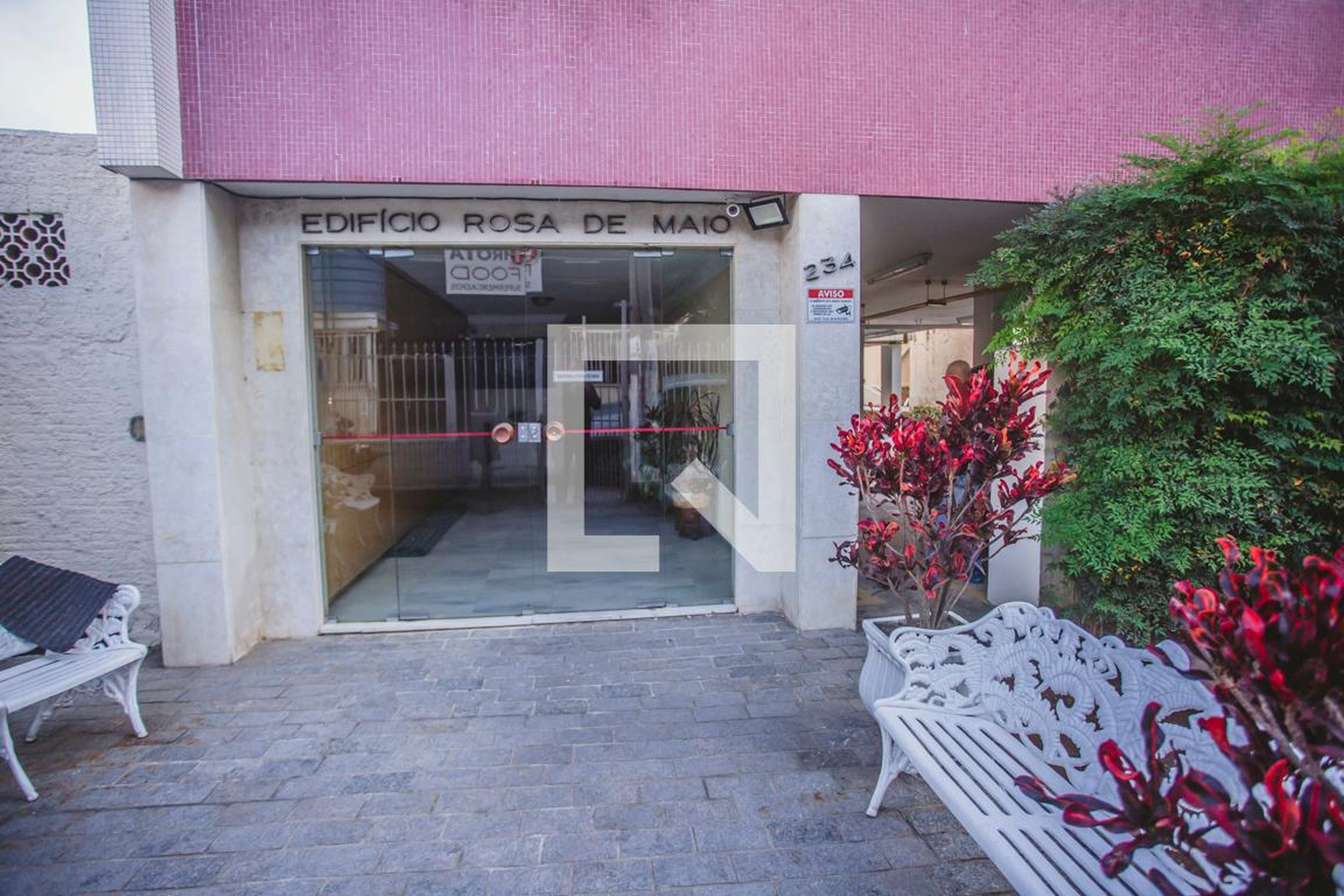 Hall de Entrada - Rosa de Maio