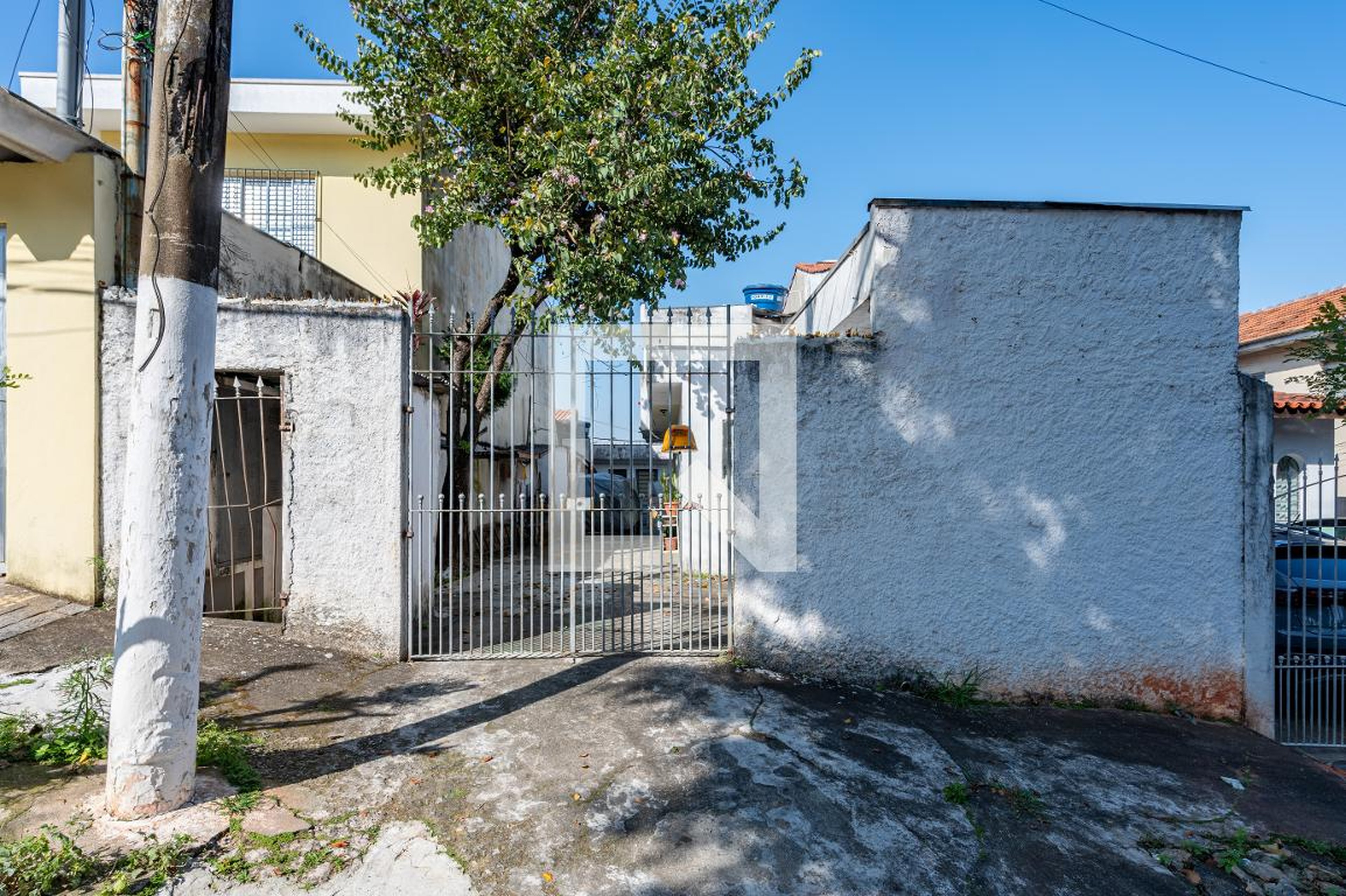 Fachada Condomínio em Rua Beija-flores, 162
