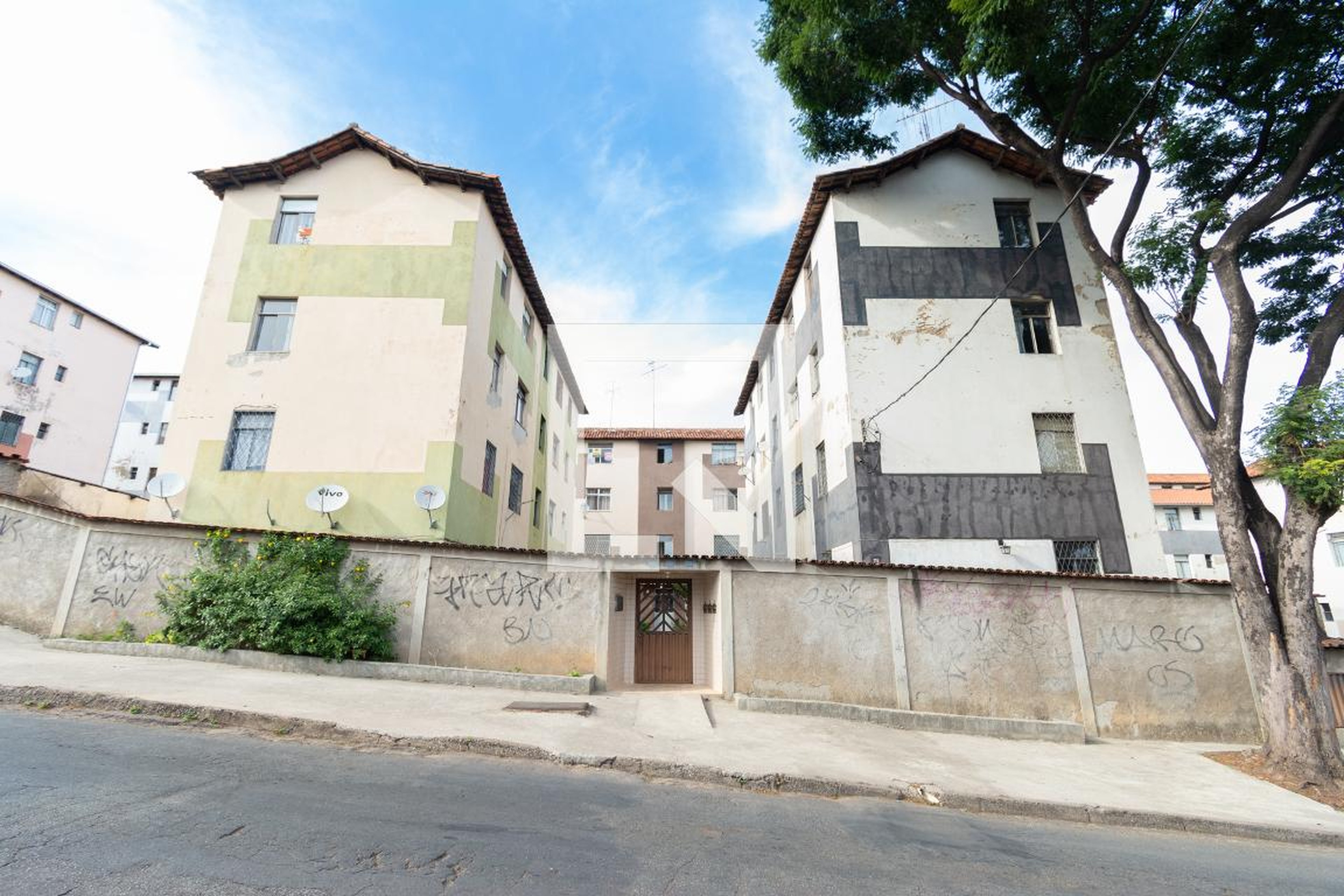 Fachada Condomínio em Rua Manoel Gonçalves, 69